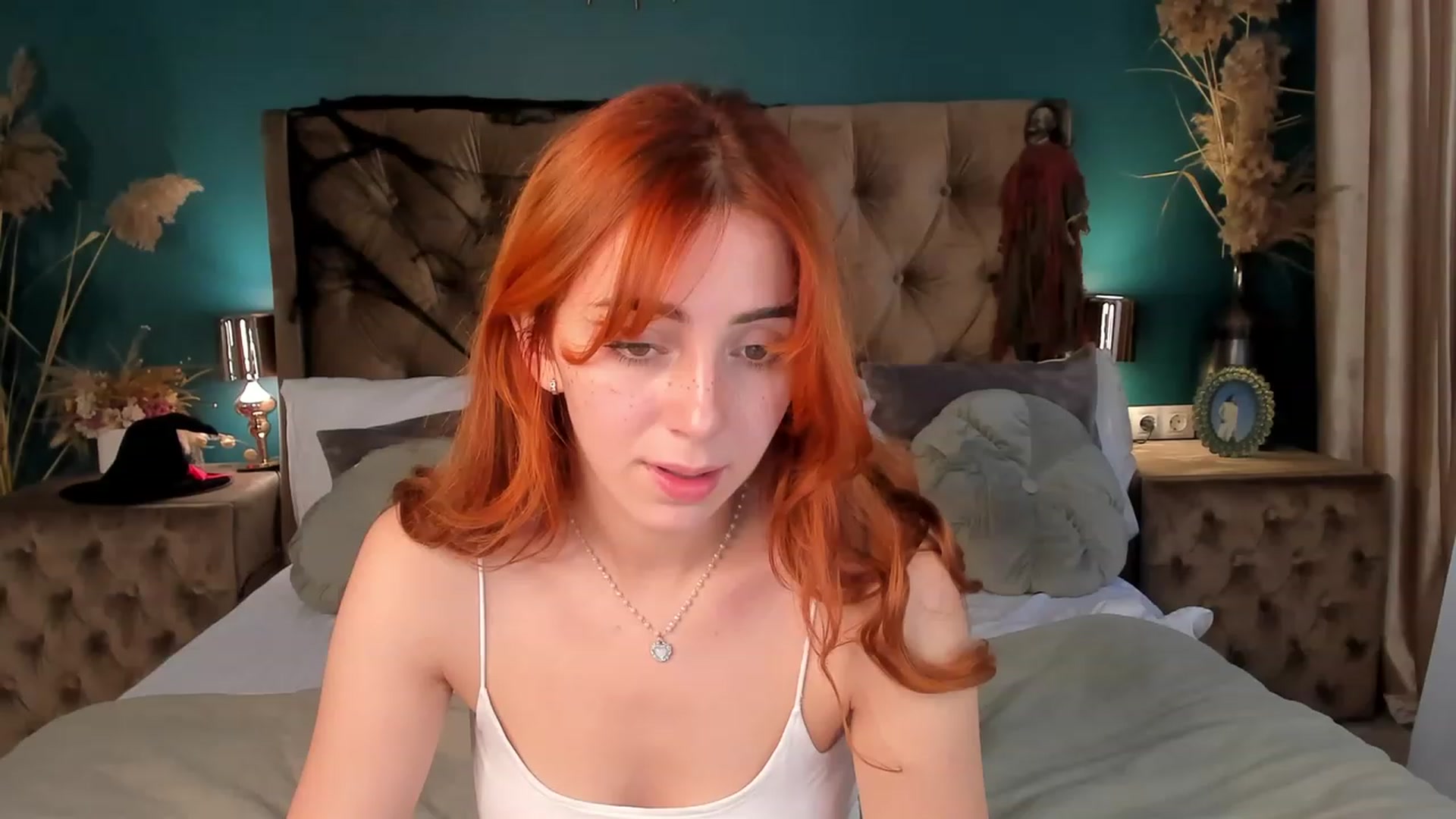 Gallery image thumbnail from ElsaYoung's myfreecams stream on, 10/28/2023, 09:11 image 5 of 20