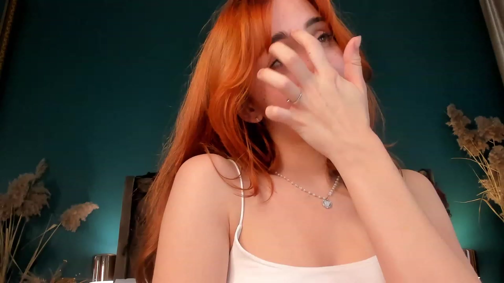 Gallery image thumbnail from ElsaYoung's myfreecams stream on, 10/28/2023, 09:11 image 12 of 20