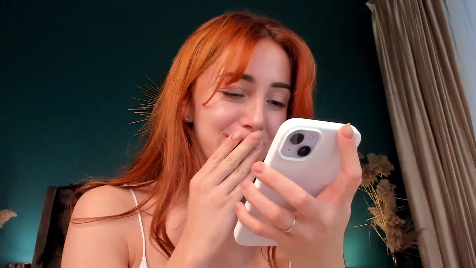 Gallery image thumbnail from ElsaYoung's myfreecams stream on, 10/28/2023, 12:43 image 6 of 20