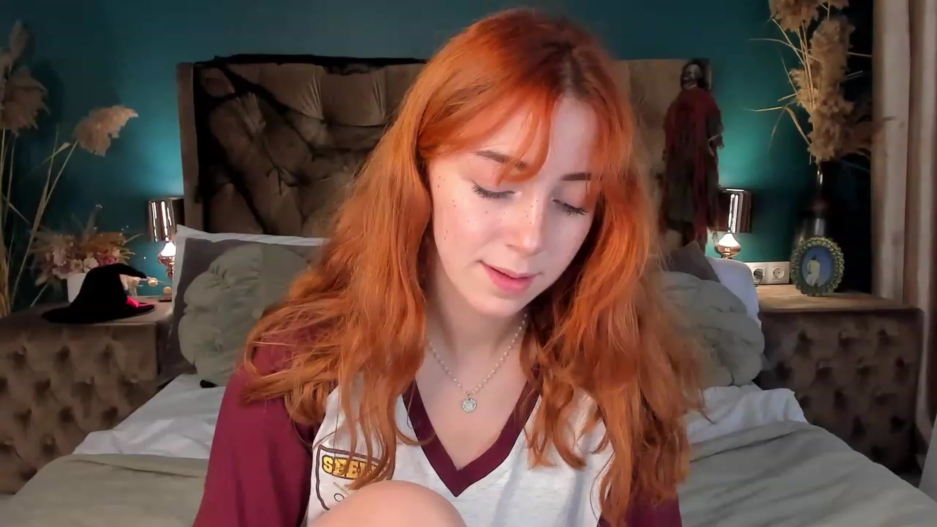 Gallery image thumbnail from ElsaYoung's myfreecams stream on, 10/29/2023, 06:53 image 10 of 20