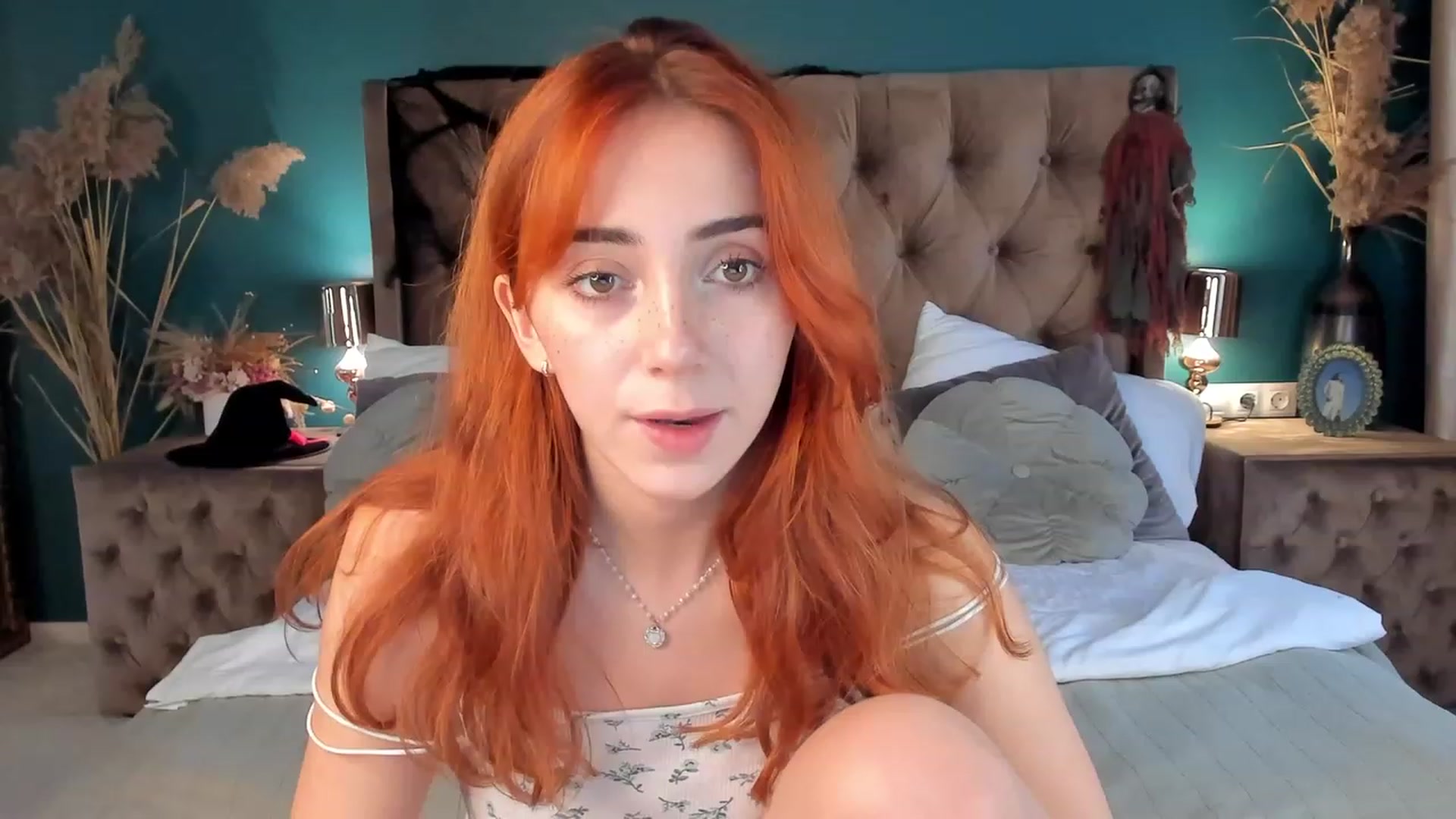 Gallery image thumbnail from ElsaYoung's myfreecams stream on, 11/01/2023, 13:52 image 18 of 20
