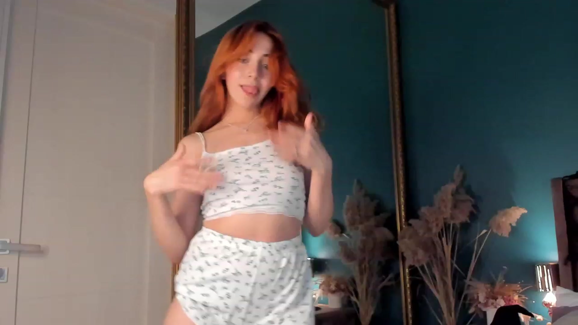 Gallery image thumbnail from ElsaYoung's myfreecams stream on, 11/01/2023, 14:41 image 14 of 20