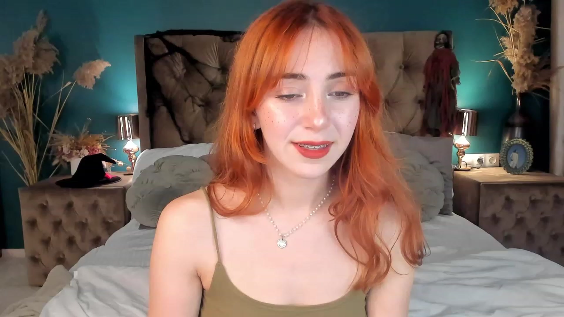Gallery image thumbnail from ElsaYoung's myfreecams stream on, 11/02/2023, 13:45 image 13 of 20
