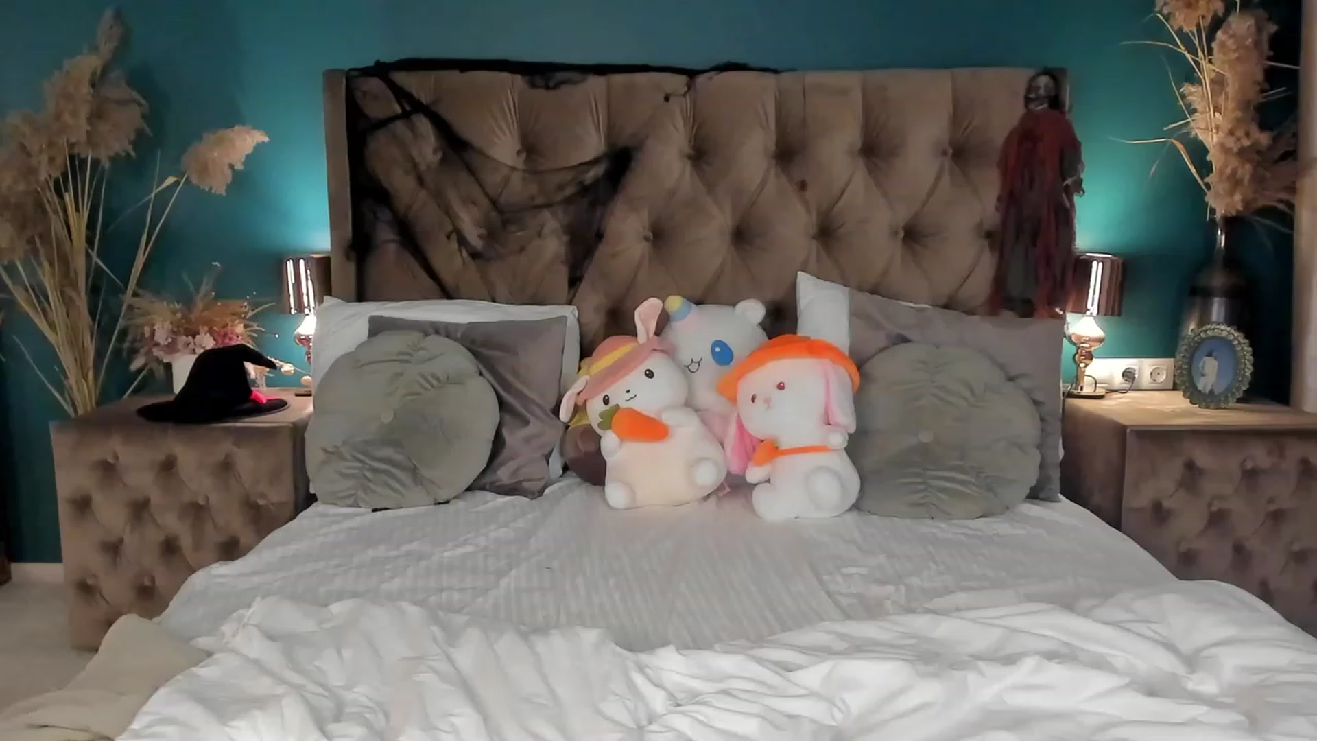 Gallery image thumbnail from ElsaYoung's myfreecams stream on, 11/02/2023, 15:11 image 12 of 20