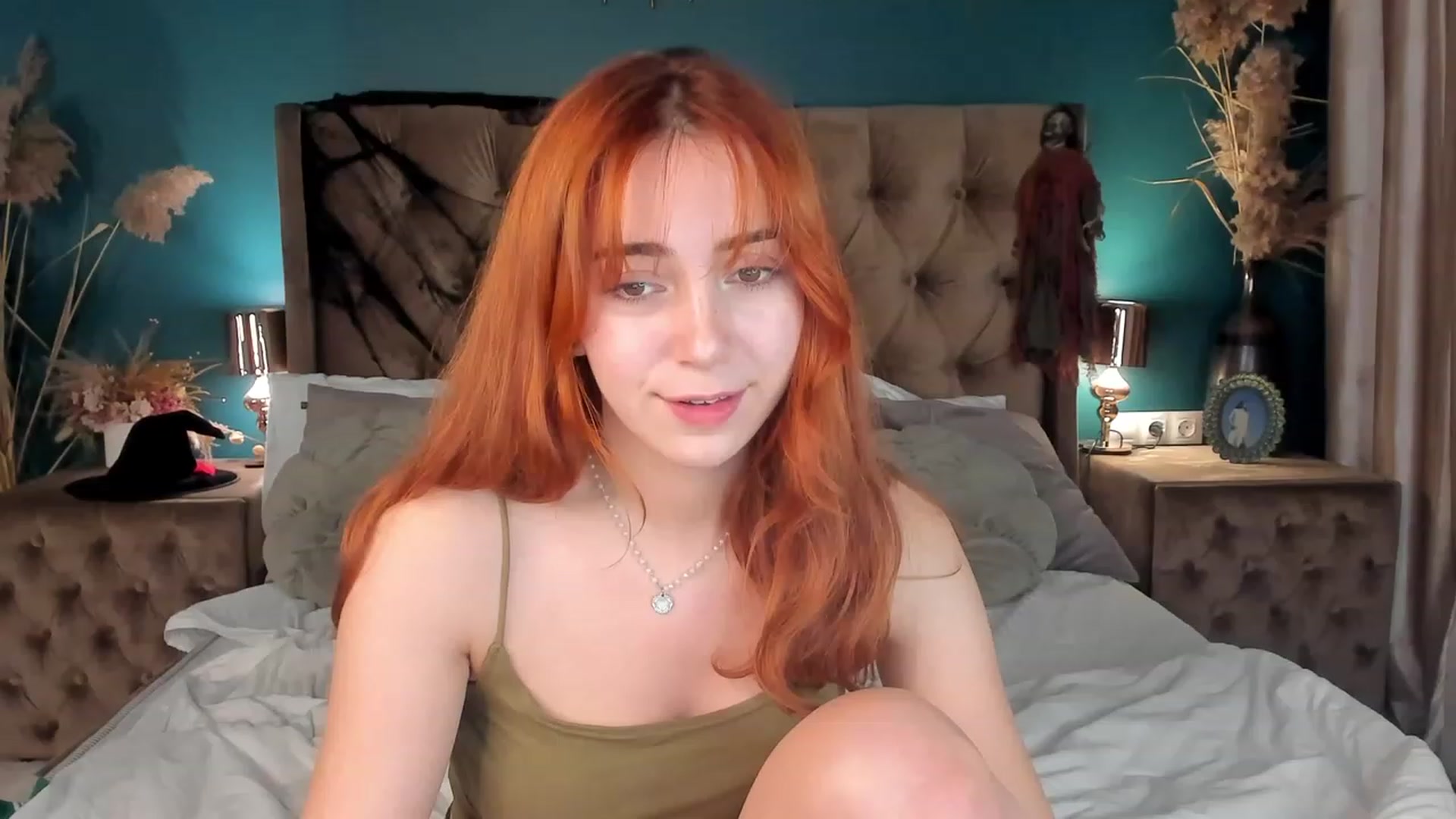 Gallery image thumbnail from ElsaYoung's myfreecams stream on, 11/02/2023, 18:53 image 10 of 20