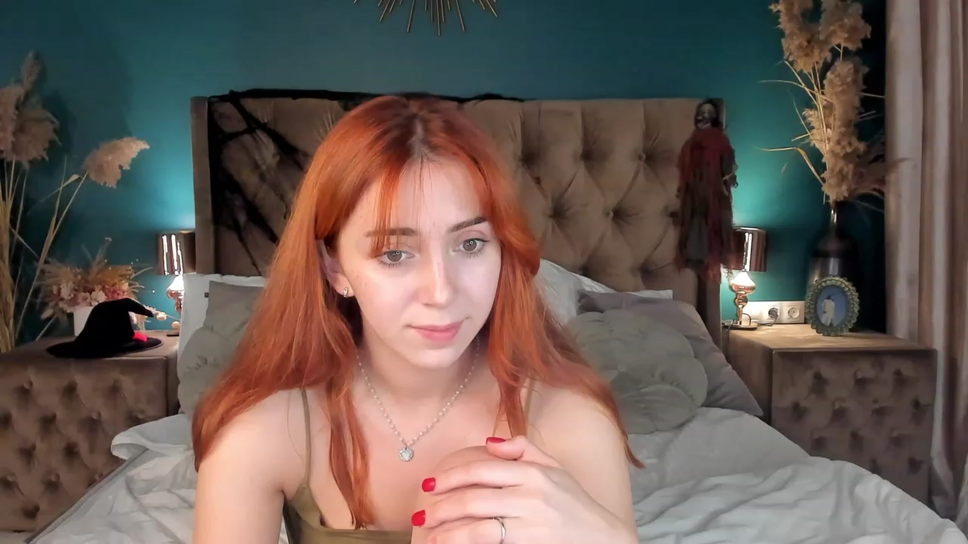 Gallery image thumbnail from ElsaYoung's myfreecams stream on, 11/02/2023, 18:53 image 3 of 20
