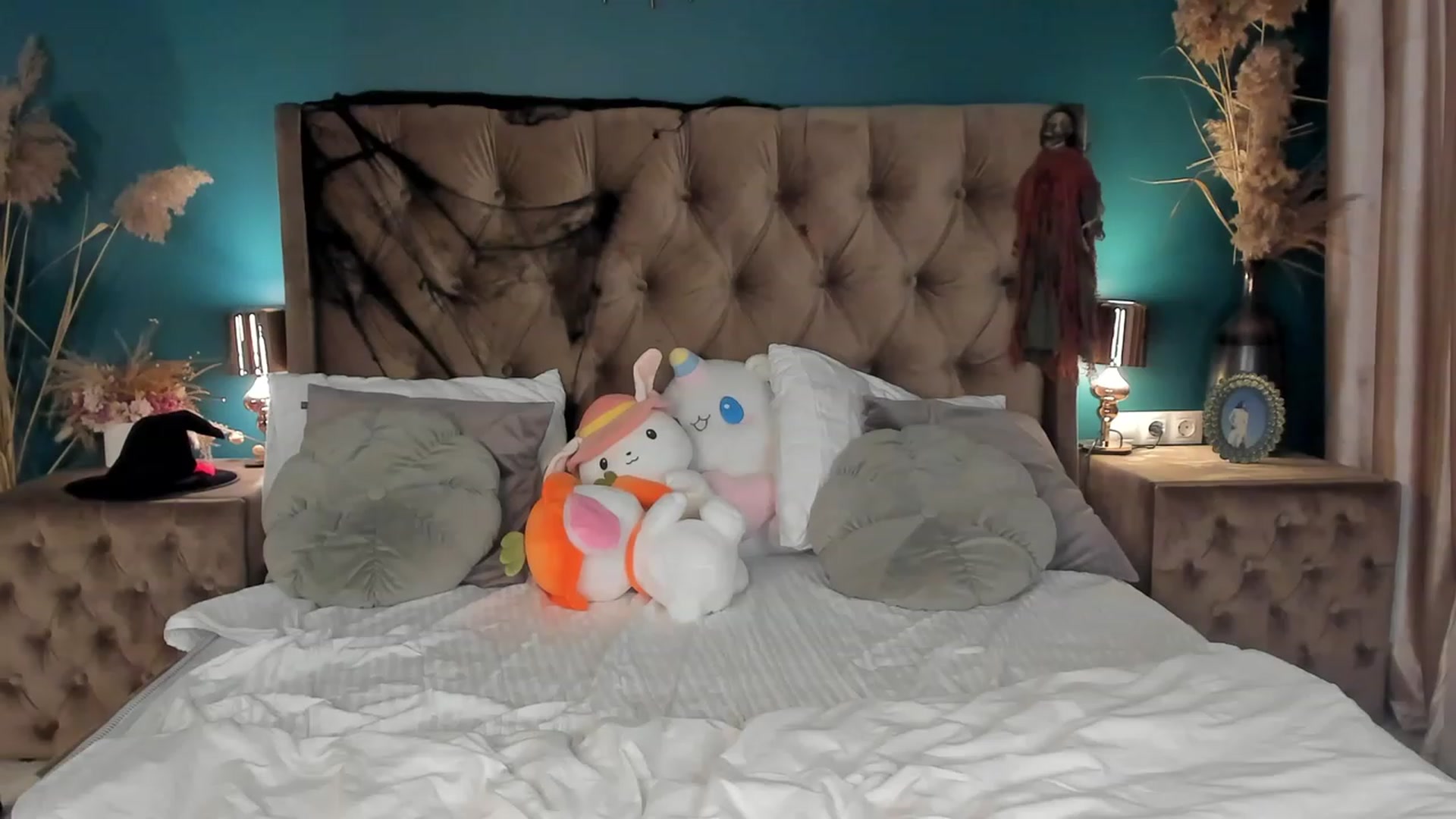 Gallery image thumbnail from ElsaYoung's myfreecams stream on, 11/02/2023, 18:53 image 17 of 20