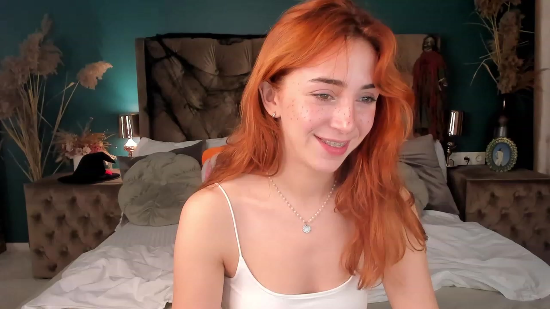 Gallery image thumbnail from ElsaYoung's myfreecams stream on, 11/03/2023, 14:35 image 8 of 20