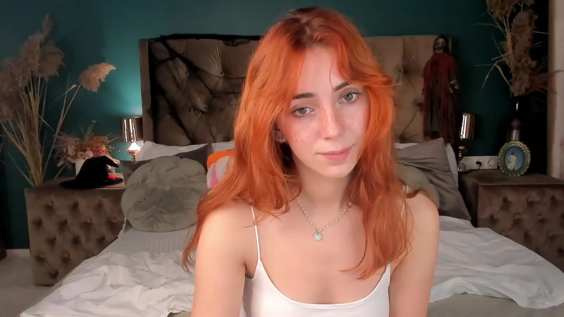 Gallery image thumbnail from ElsaYoung's myfreecams stream on, 11/03/2023, 14:35 image 14 of 20