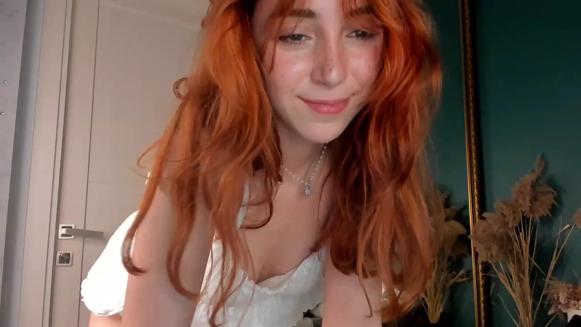 Gallery image thumbnail from ElsaYoung's myfreecams stream on, 11/03/2023, 19:01 image 11 of 20