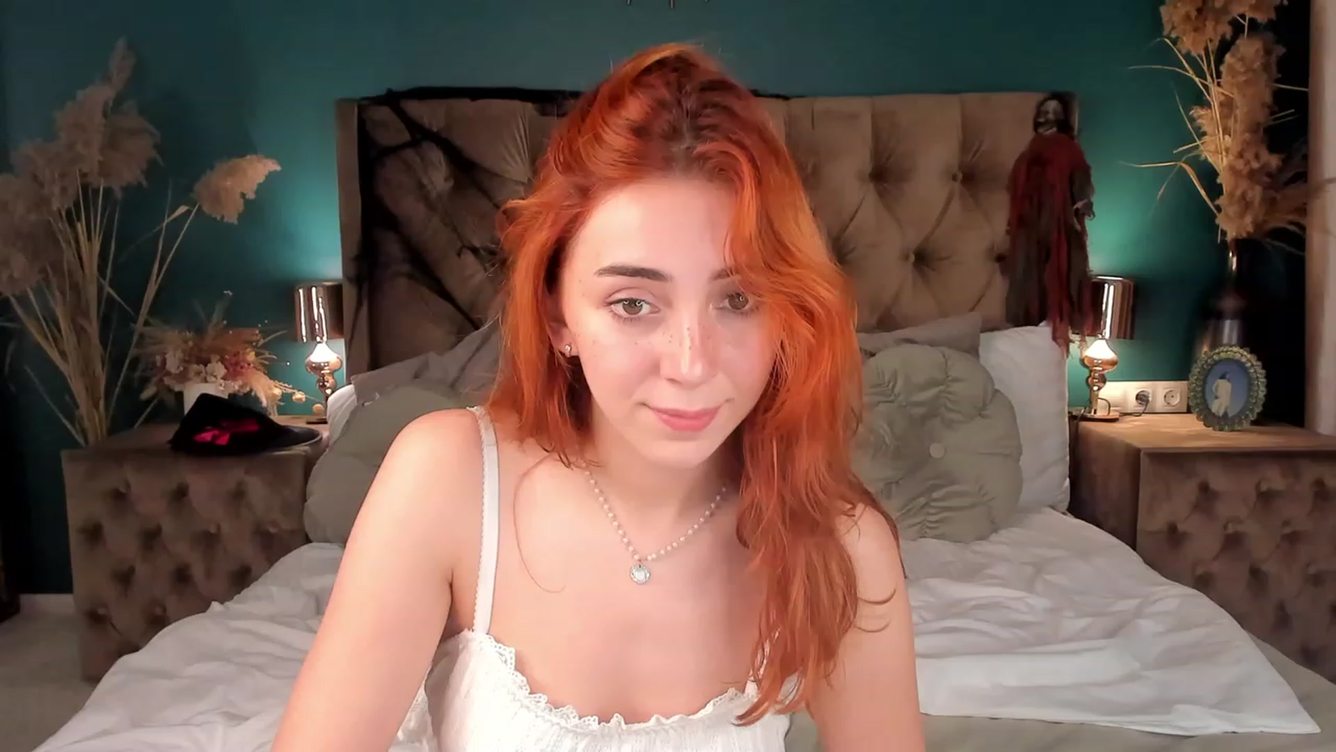 Gallery image thumbnail from ElsaYoung's myfreecams stream on, 11/03/2023, 20:28 image 17 of 20