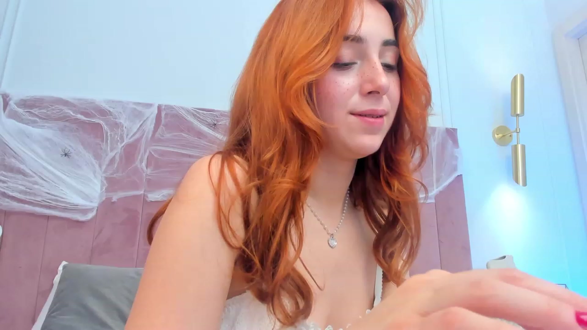 Gallery image thumbnail from ElsaYoung's myfreecams stream on, 11/04/2023, 13:51 image 12 of 20