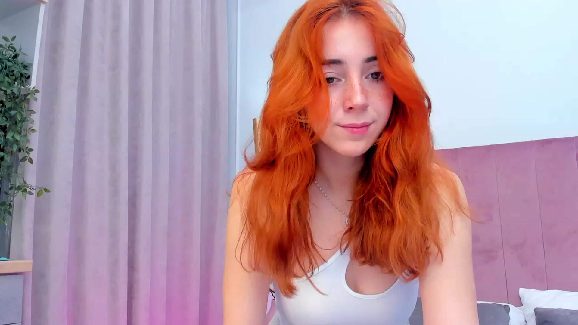Gallery image thumbnail from ElsaYoung's myfreecams stream on, 11/05/2023, 07:09 image 1 of 20