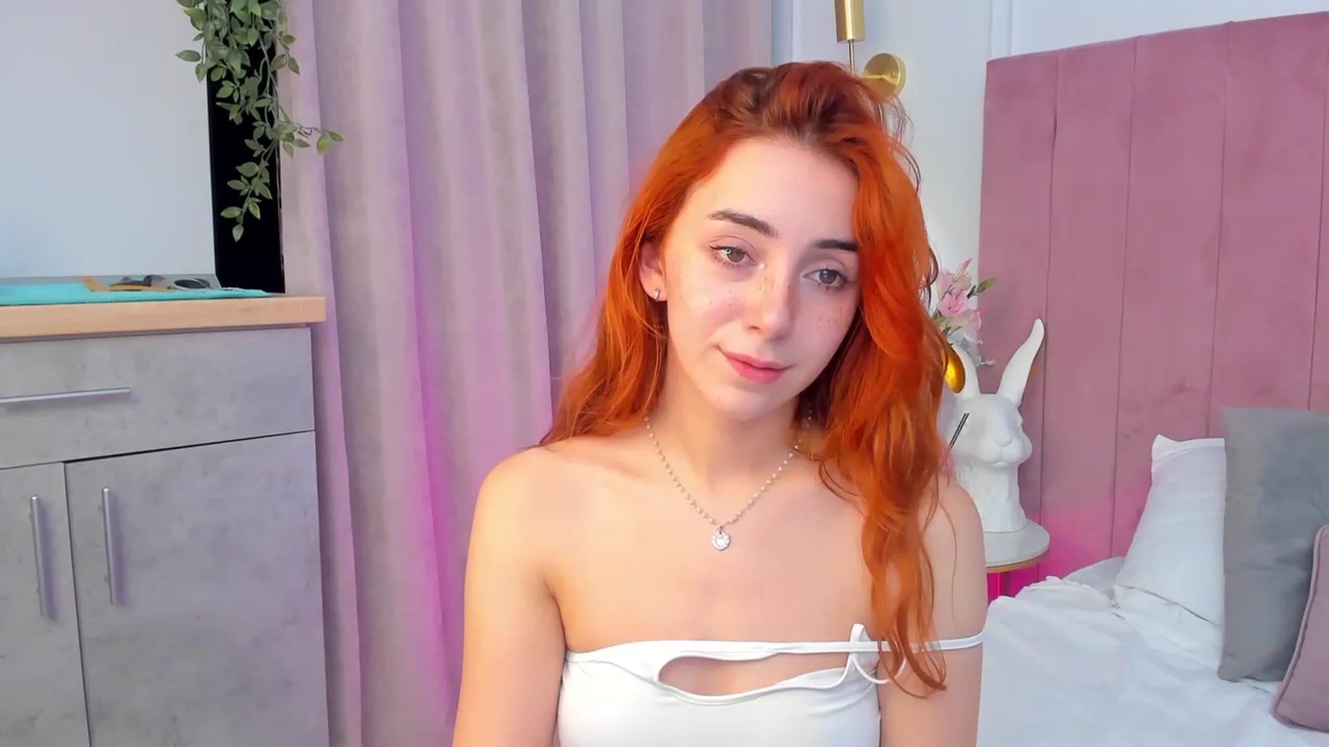 Gallery image thumbnail from ElsaYoung's myfreecams stream on, 11/05/2023, 12:51 image 18 of 20
