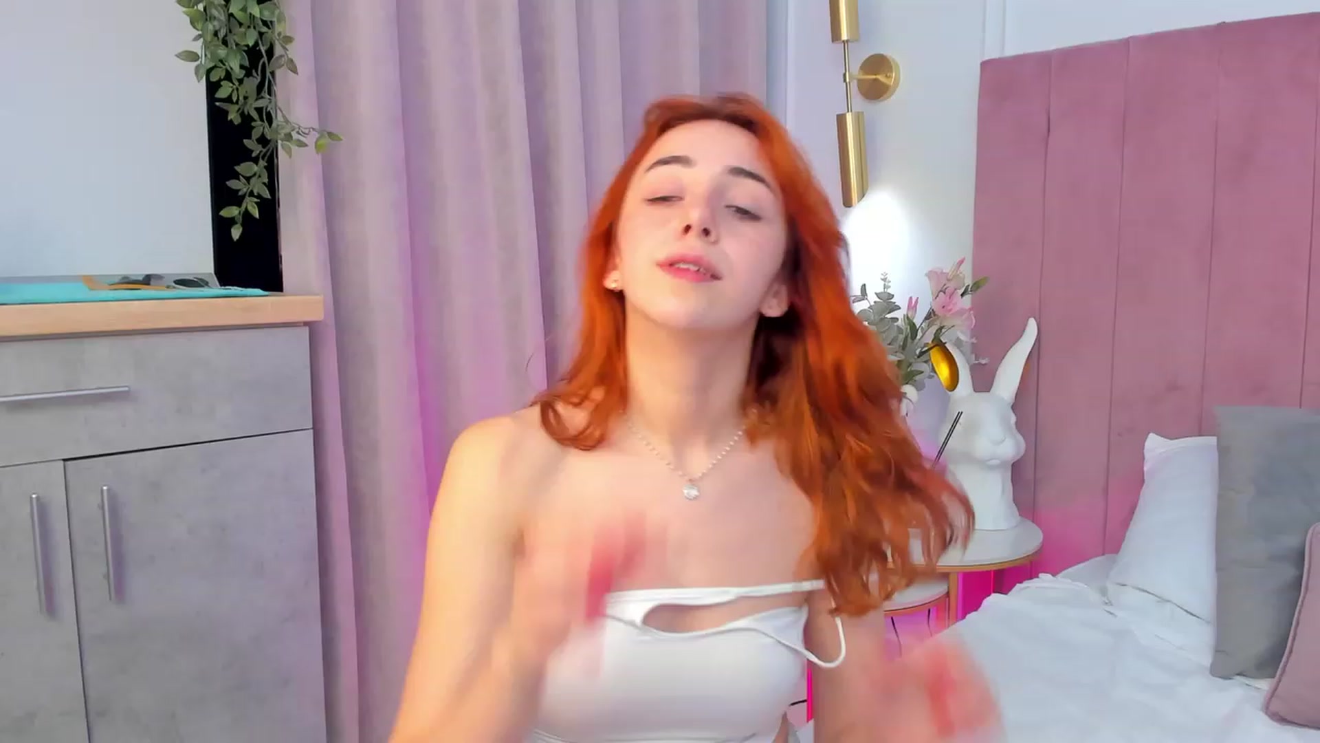 Gallery image thumbnail from ElsaYoung's myfreecams stream on, 11/05/2023, 12:51 image 16 of 20
