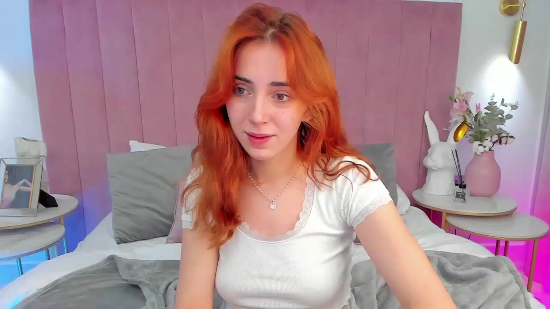 Gallery image thumbnail from ElsaYoung's myfreecams stream on, 11/07/2023, 21:22 image 17 of 20