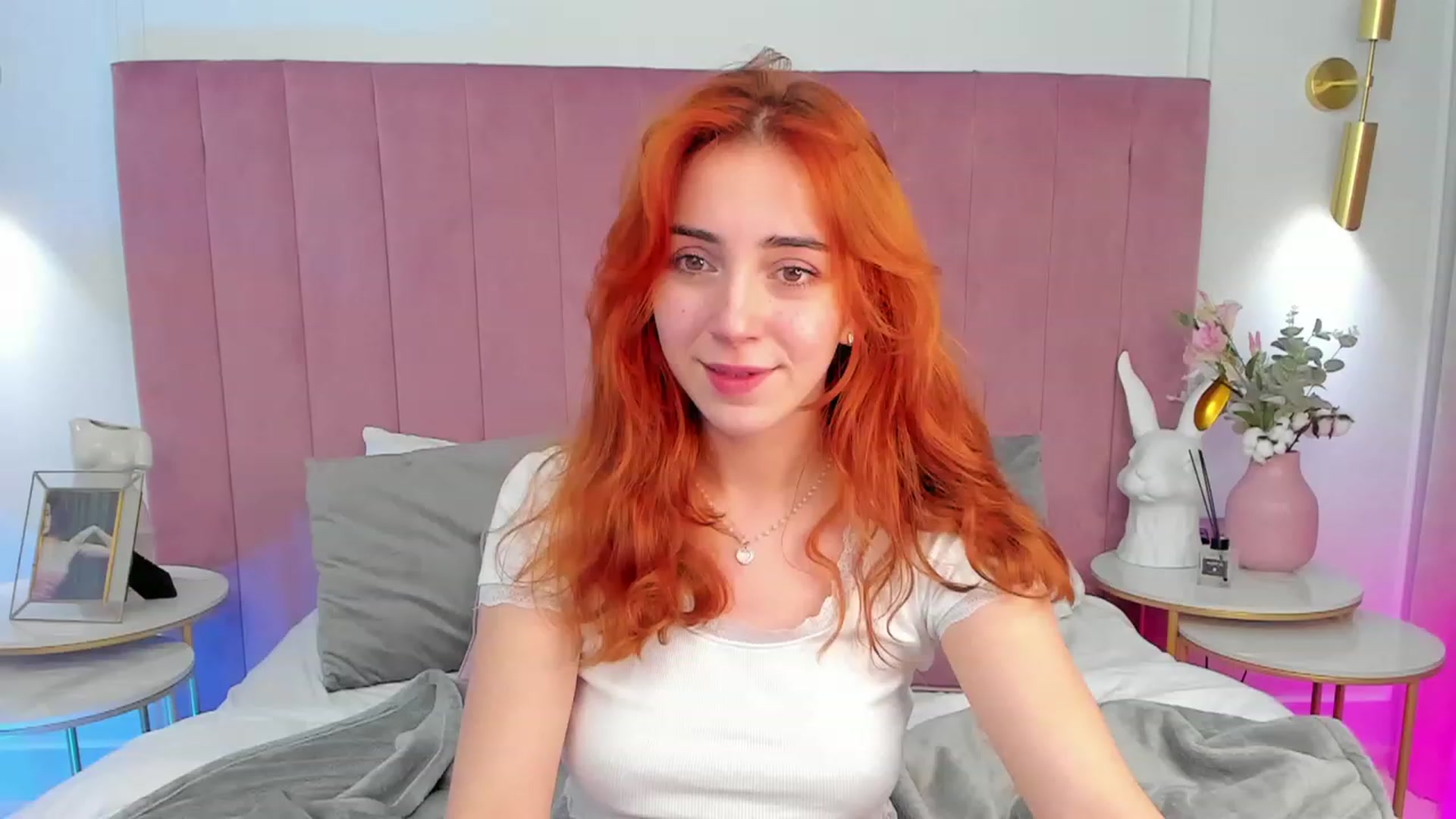 Gallery image thumbnail from ElsaYoung's myfreecams stream on, 11/07/2023, 21:22 image 14 of 20
