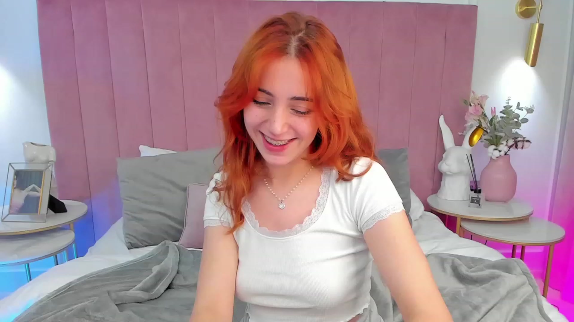 Gallery image thumbnail from ElsaYoung's myfreecams stream on, 11/07/2023, 21:22 image 15 of 20