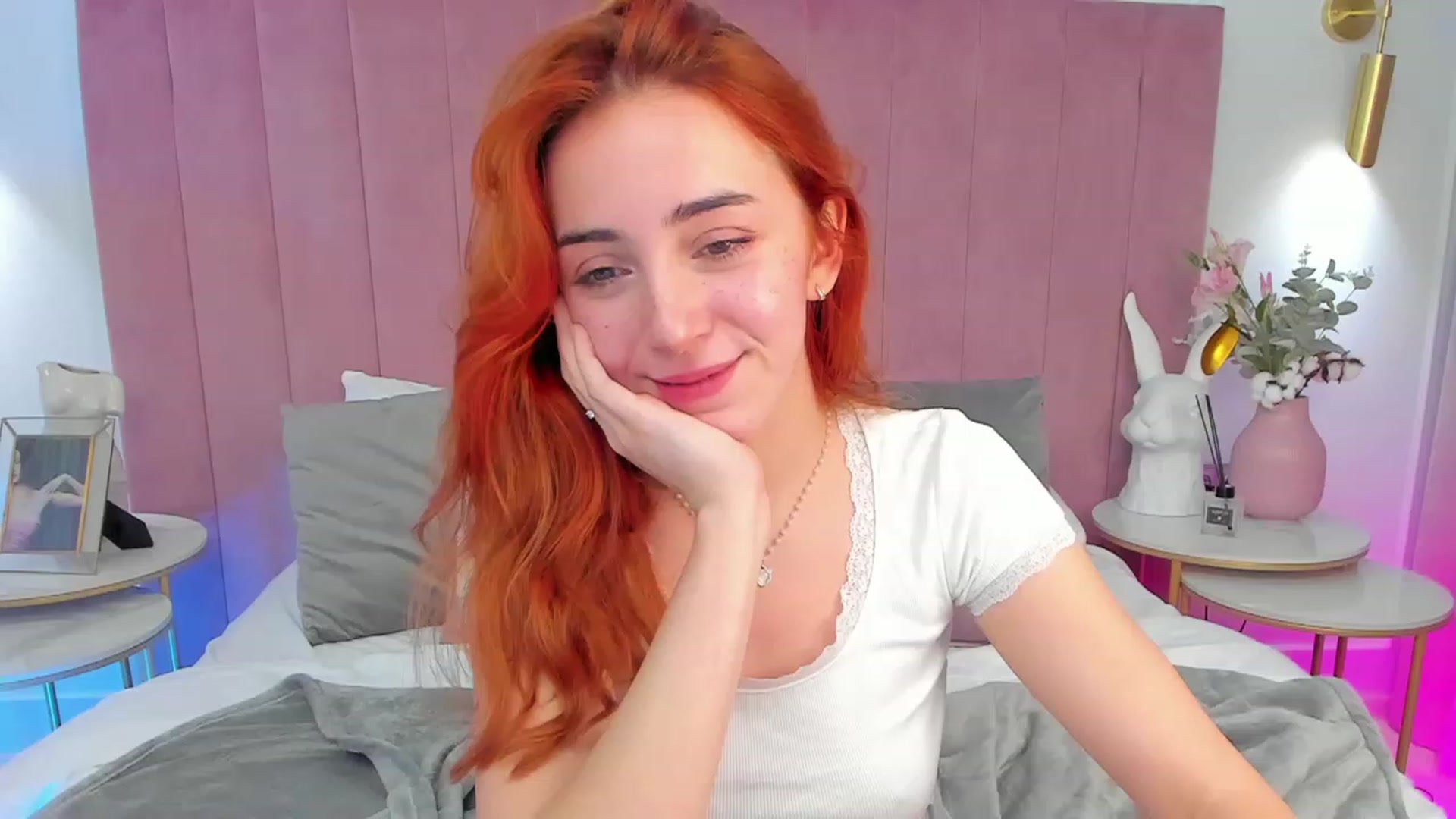 Gallery image thumbnail from ElsaYoung's myfreecams stream on, 11/07/2023, 21:22 image 16 of 20