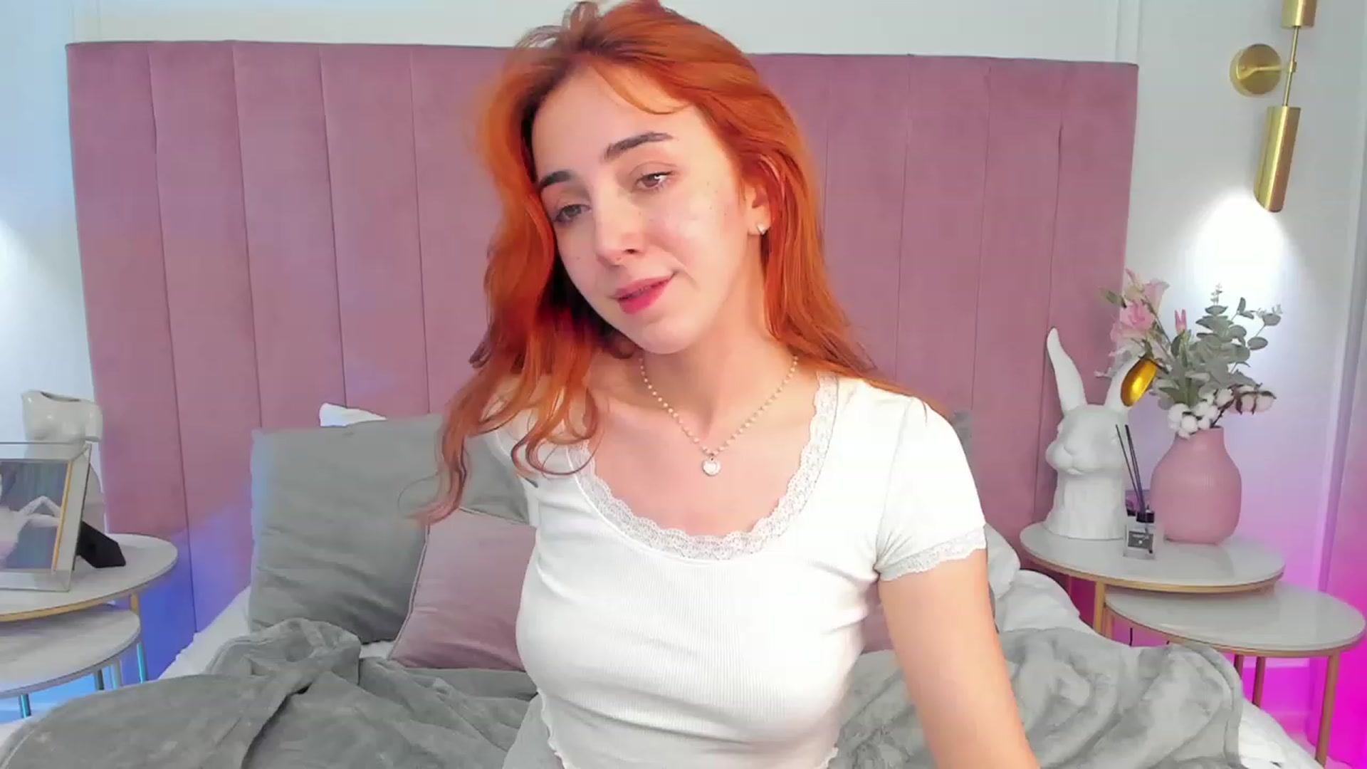 Gallery image thumbnail from ElsaYoung's myfreecams stream on, 11/07/2023, 22:36 image 4 of 20