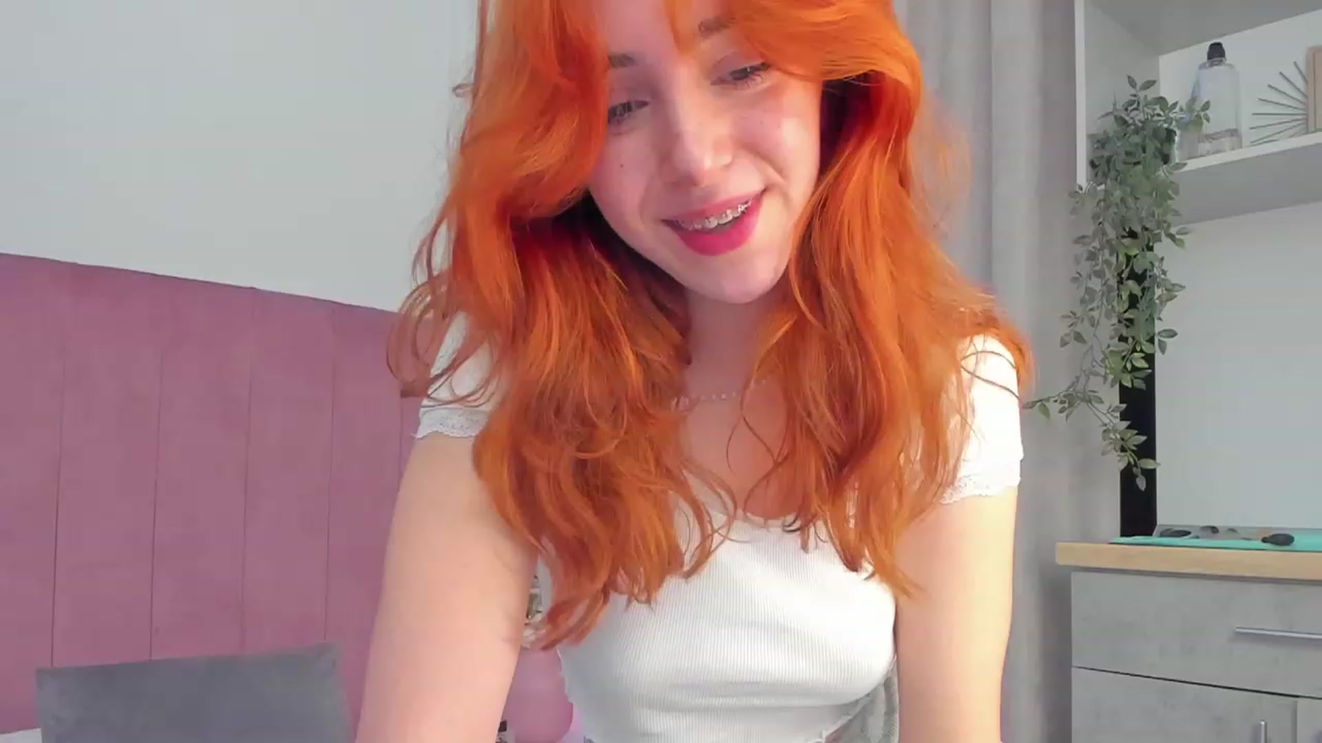 Gallery image thumbnail from ElsaYoung's myfreecams stream on, 11/07/2023, 23:28 image 6 of 20