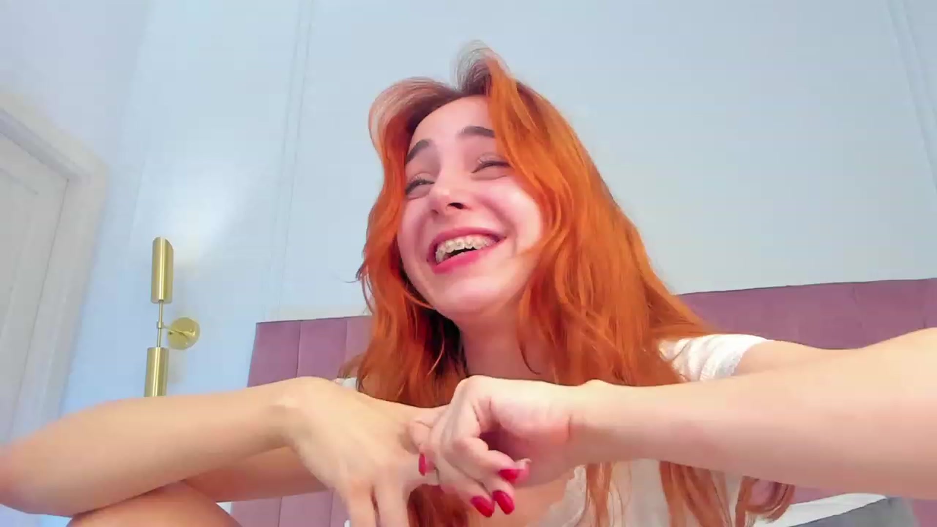 Gallery image thumbnail from ElsaYoung's myfreecams stream on, 11/08/2023, 03:15 image 19 of 20