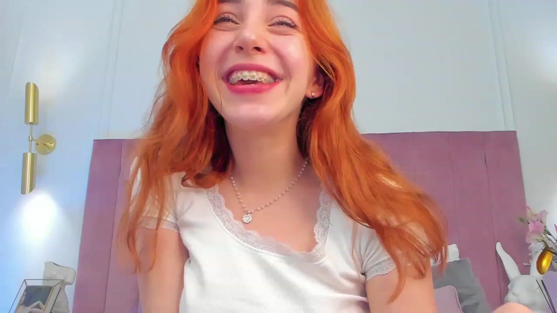 Gallery image thumbnail from ElsaYoung's myfreecams stream on, 11/08/2023, 03:15 image 8 of 20