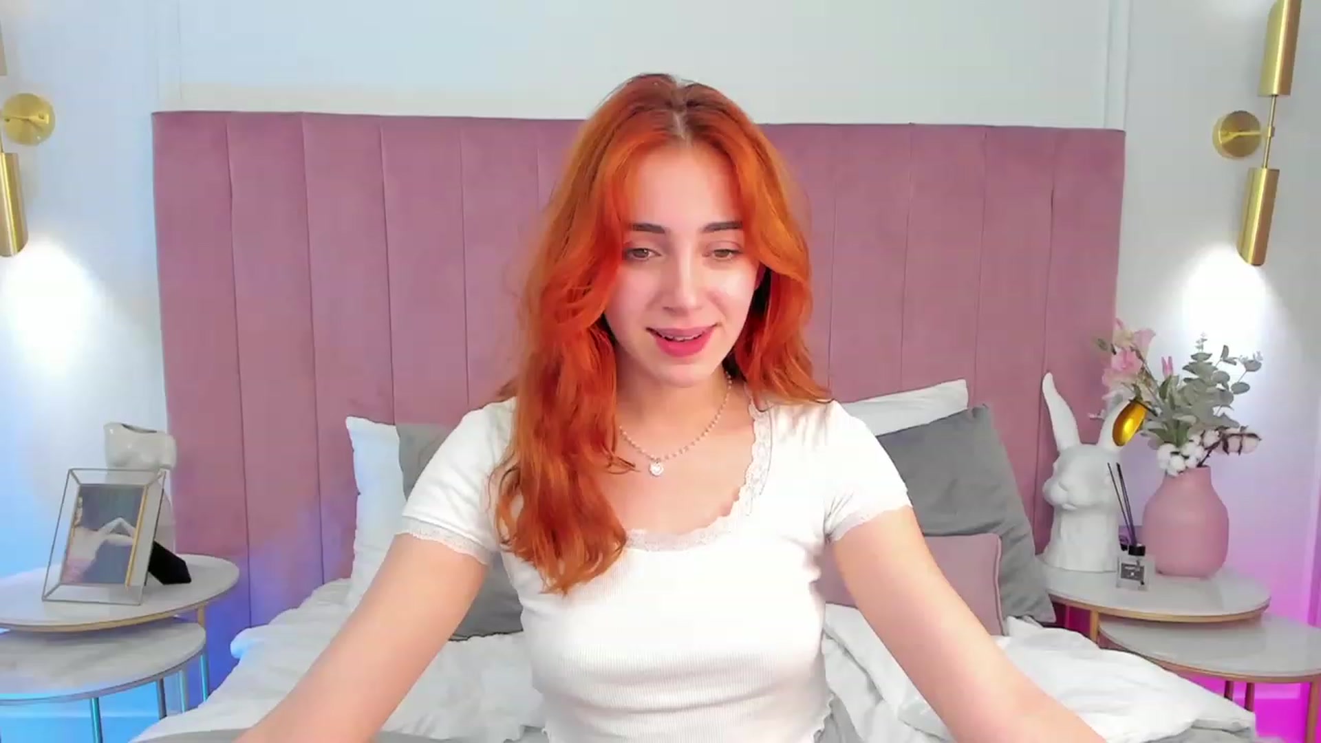Gallery image thumbnail from ElsaYoung's myfreecams stream on, 11/08/2023, 03:15 image 17 of 20