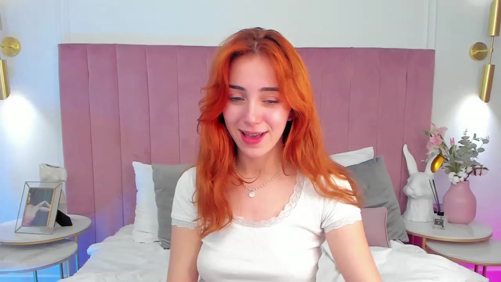 Gallery image thumbnail from ElsaYoung's myfreecams stream on, 11/08/2023, 03:15 image 18 of 20