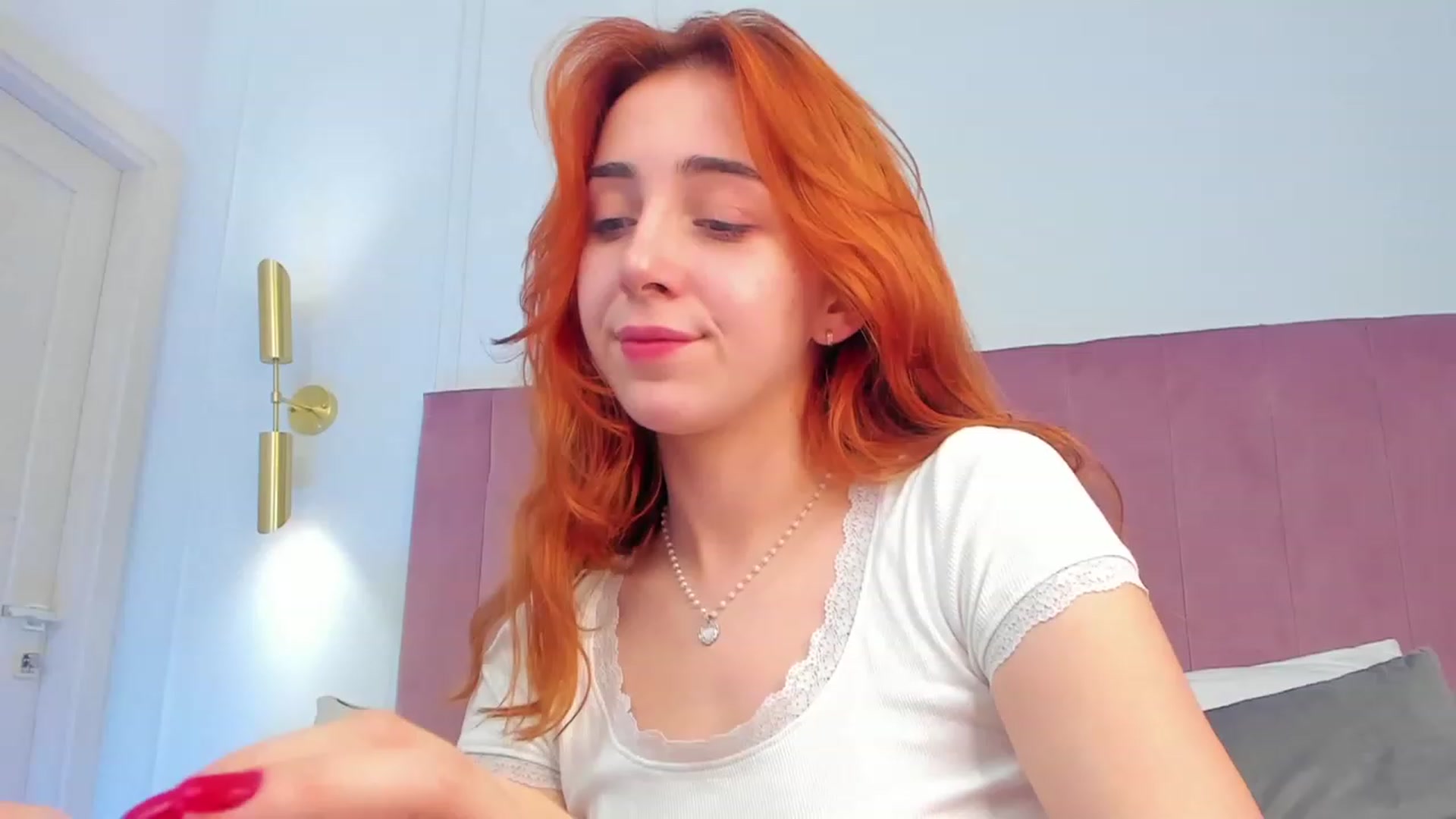 Gallery image thumbnail from ElsaYoung's myfreecams stream on, 11/08/2023, 03:15 image 20 of 20