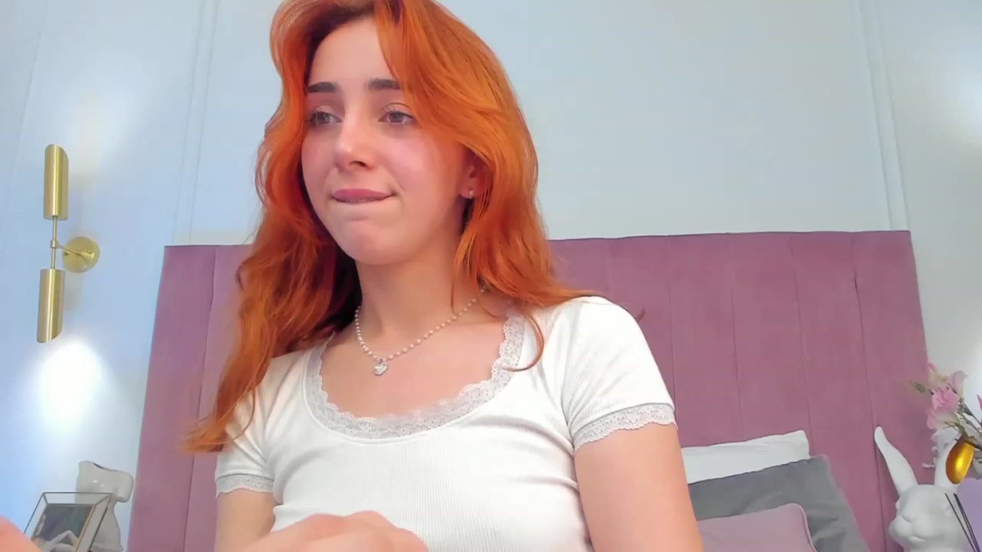 Gallery image thumbnail from ElsaYoung's myfreecams stream on, 11/08/2023, 03:15 image 4 of 20