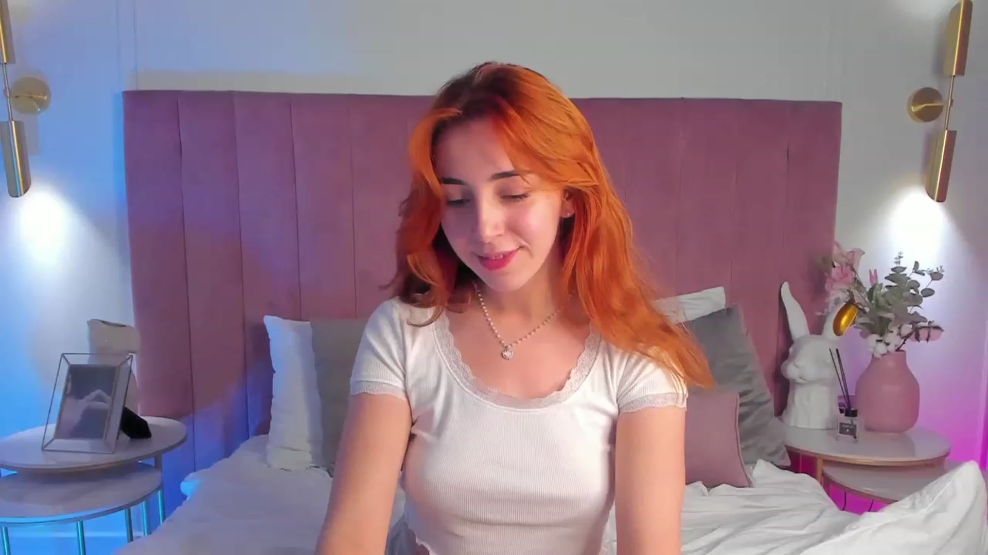 Gallery image thumbnail from ElsaYoung's myfreecams stream on, 11/08/2023, 03:15 image 16 of 20