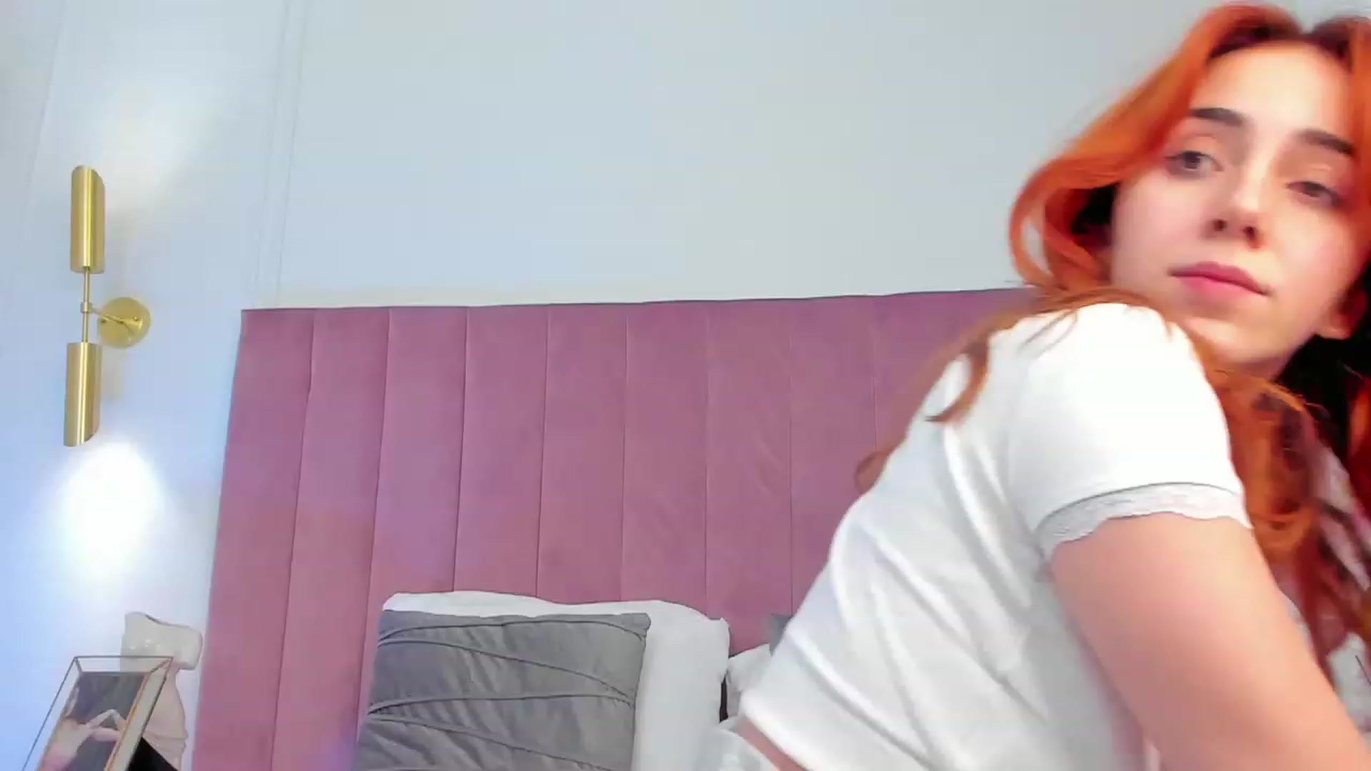 Gallery image thumbnail from ElsaYoung's myfreecams stream on, 11/08/2023, 05:04 image 11 of 20