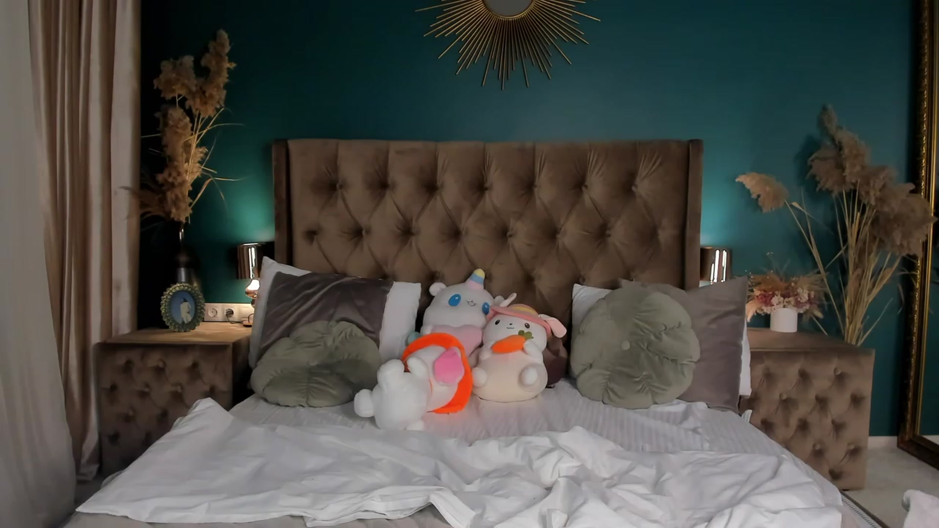 Gallery image thumbnail from ElsaYoung's myfreecams stream on, 11/09/2023, 23:07 image 10 of 20