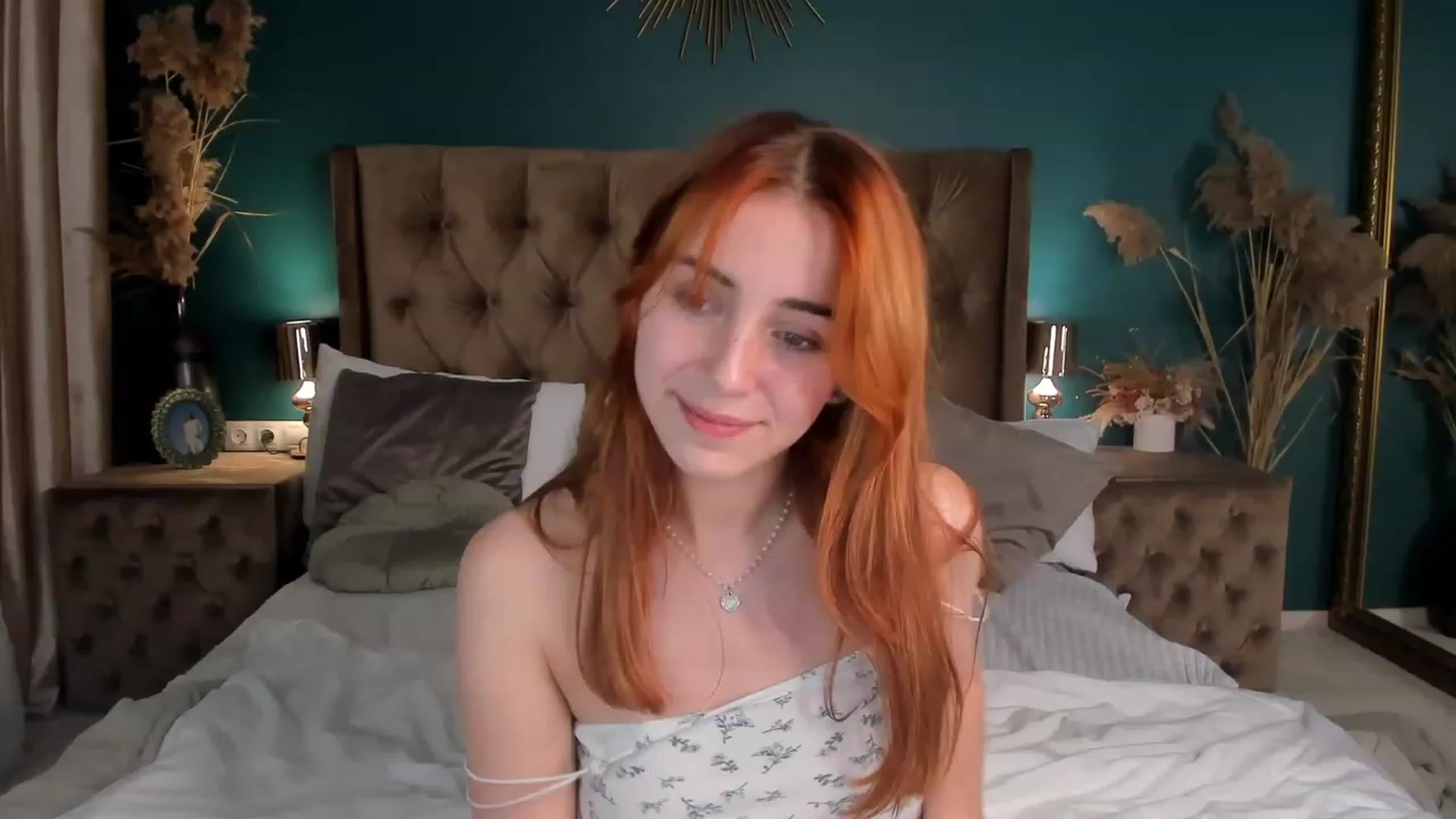 Gallery image thumbnail from ElsaYoung's myfreecams stream on, 11/10/2023, 03:37 image 10 of 20