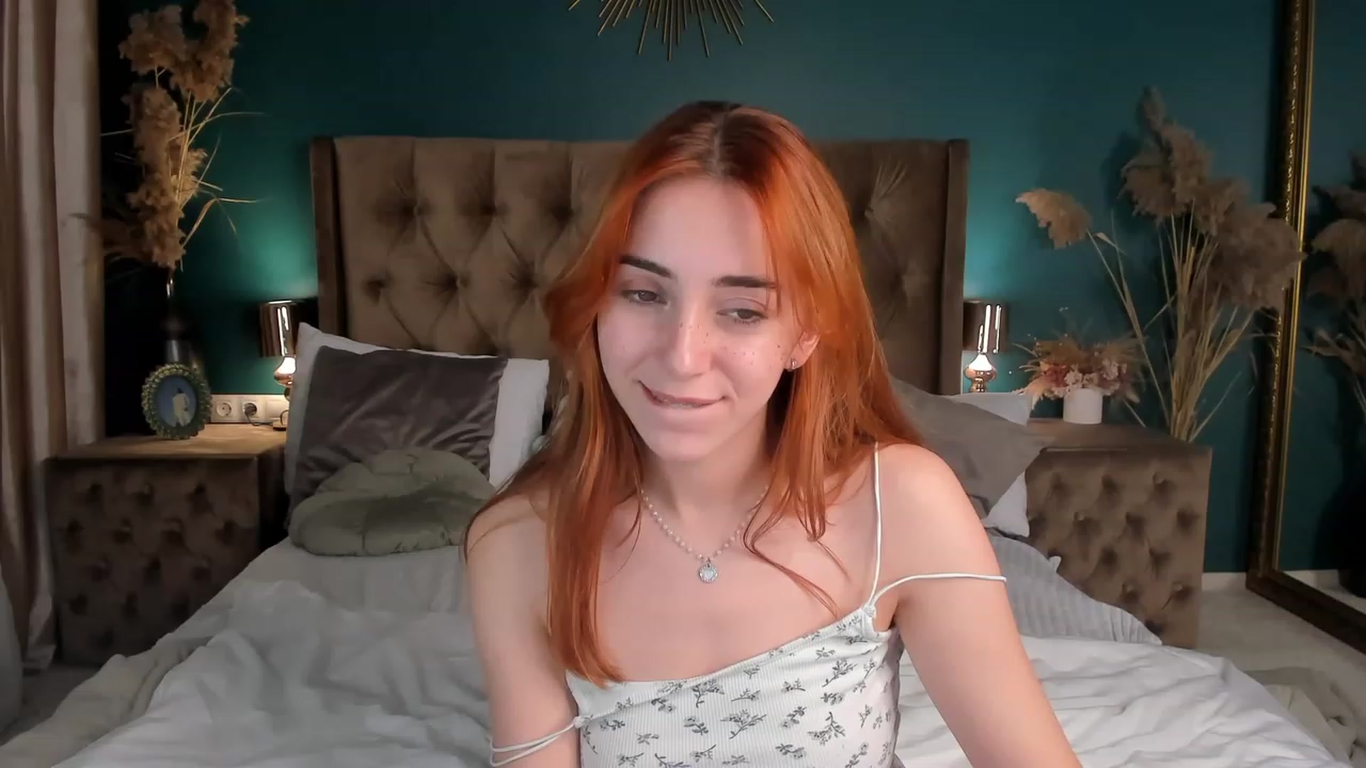 Gallery image thumbnail from ElsaYoung's myfreecams stream on, 11/10/2023, 03:37 image 2 of 20