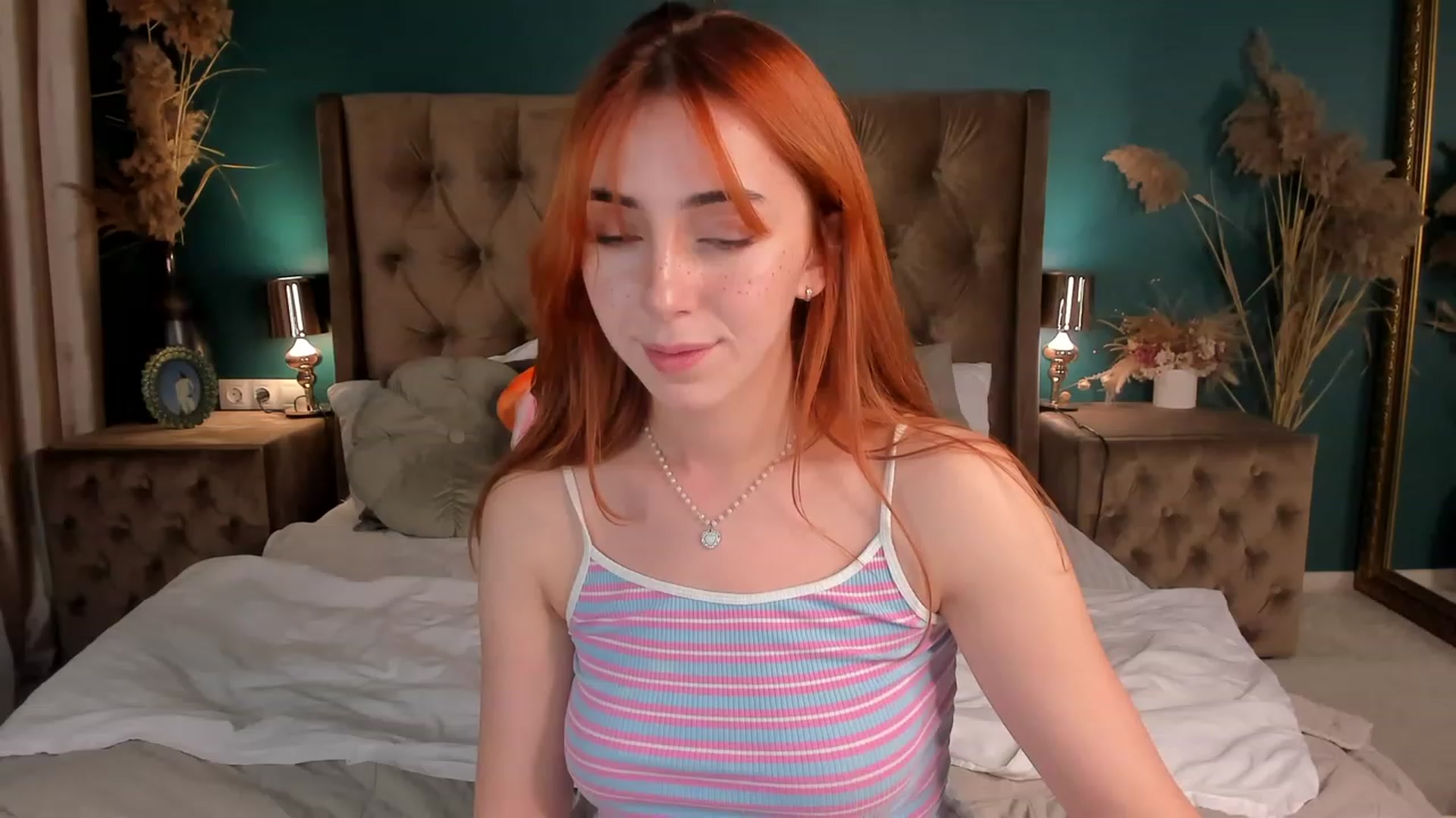 Gallery image thumbnail from ElsaYoung's myfreecams stream on, 11/10/2023, 21:39 image 15 of 20