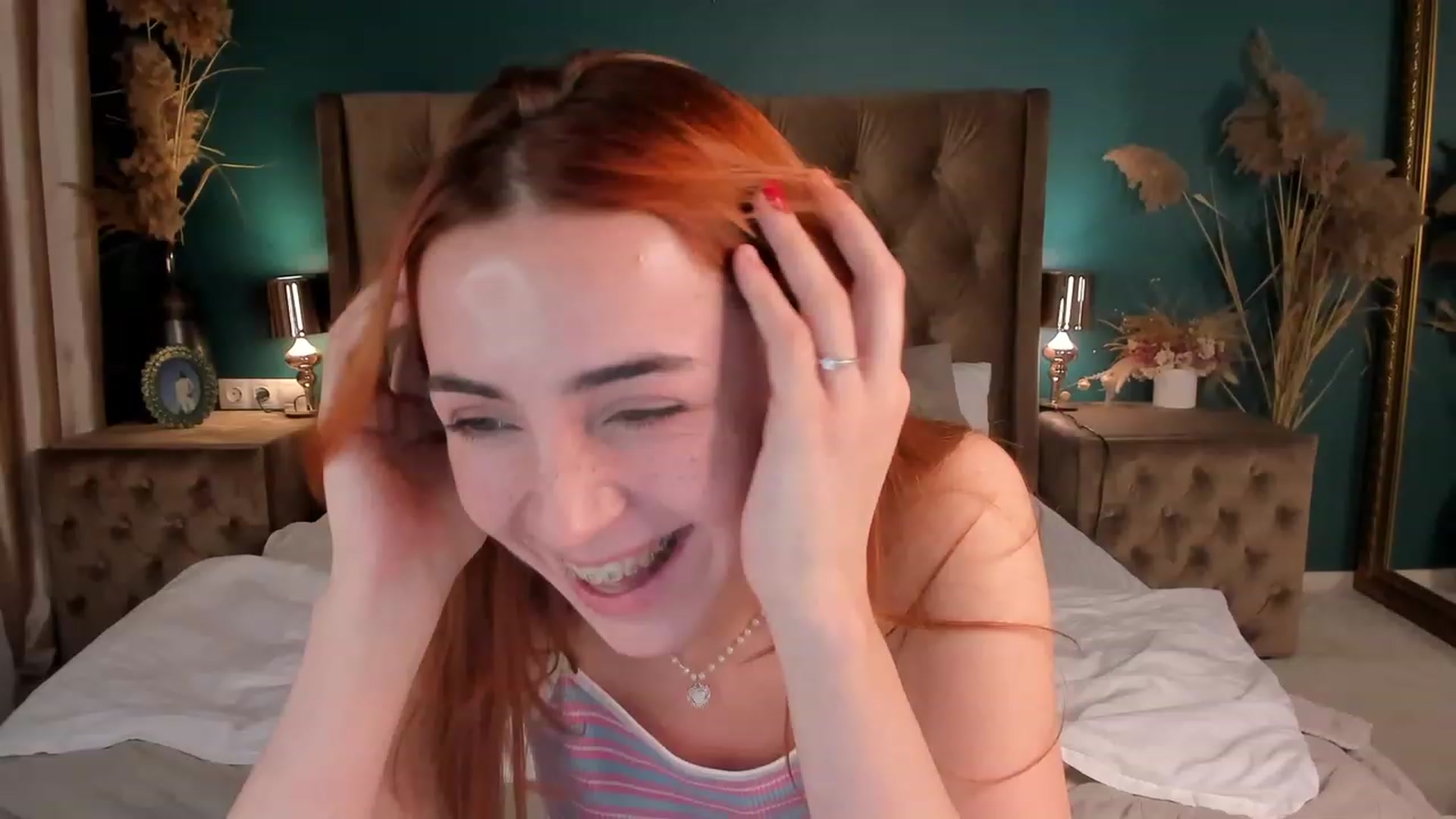 Gallery image thumbnail from ElsaYoung's myfreecams stream on, 11/10/2023, 21:39 image 17 of 20