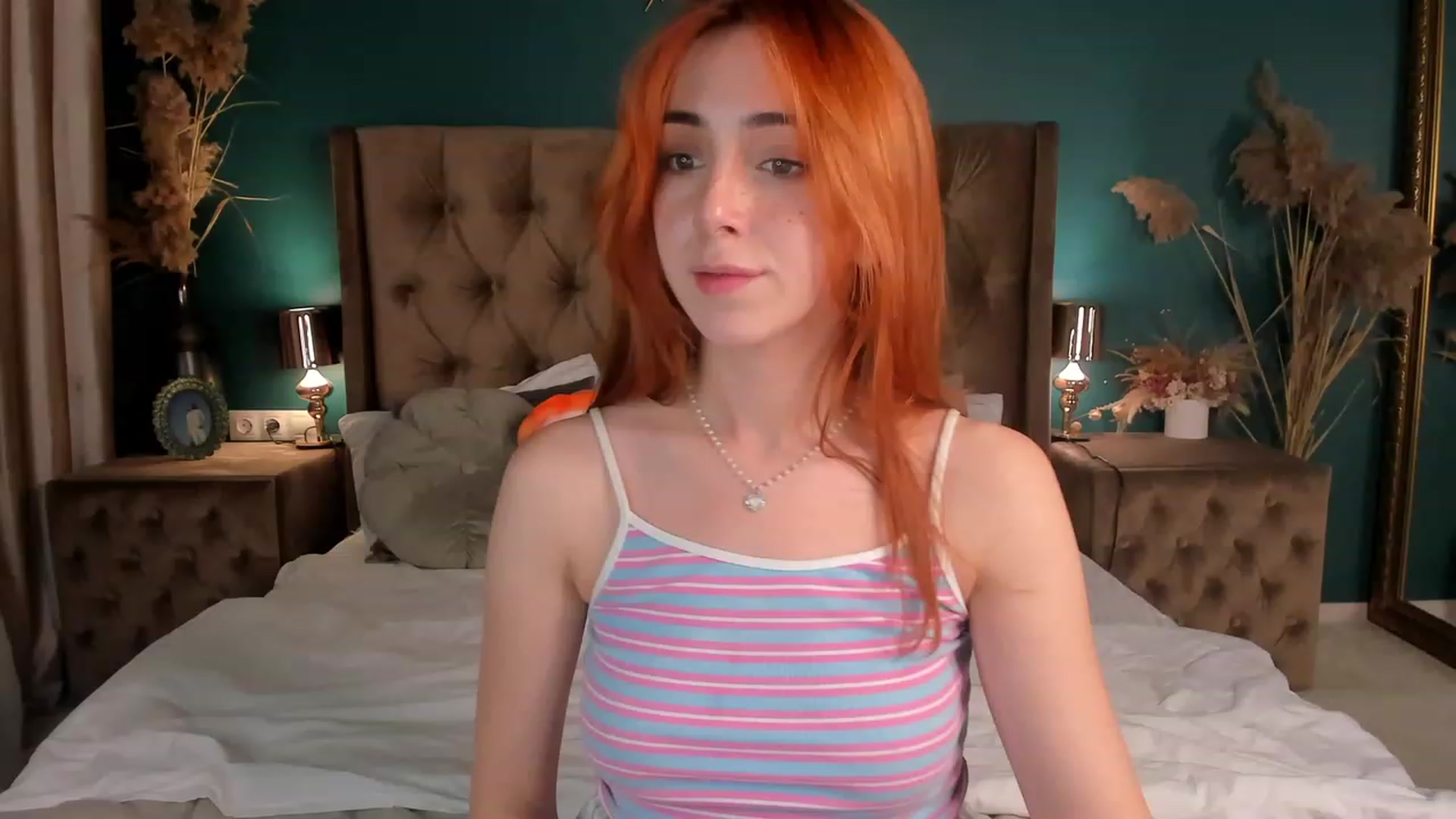 Gallery image thumbnail from ElsaYoung's myfreecams stream on, 11/10/2023, 22:12 image 1 of 20