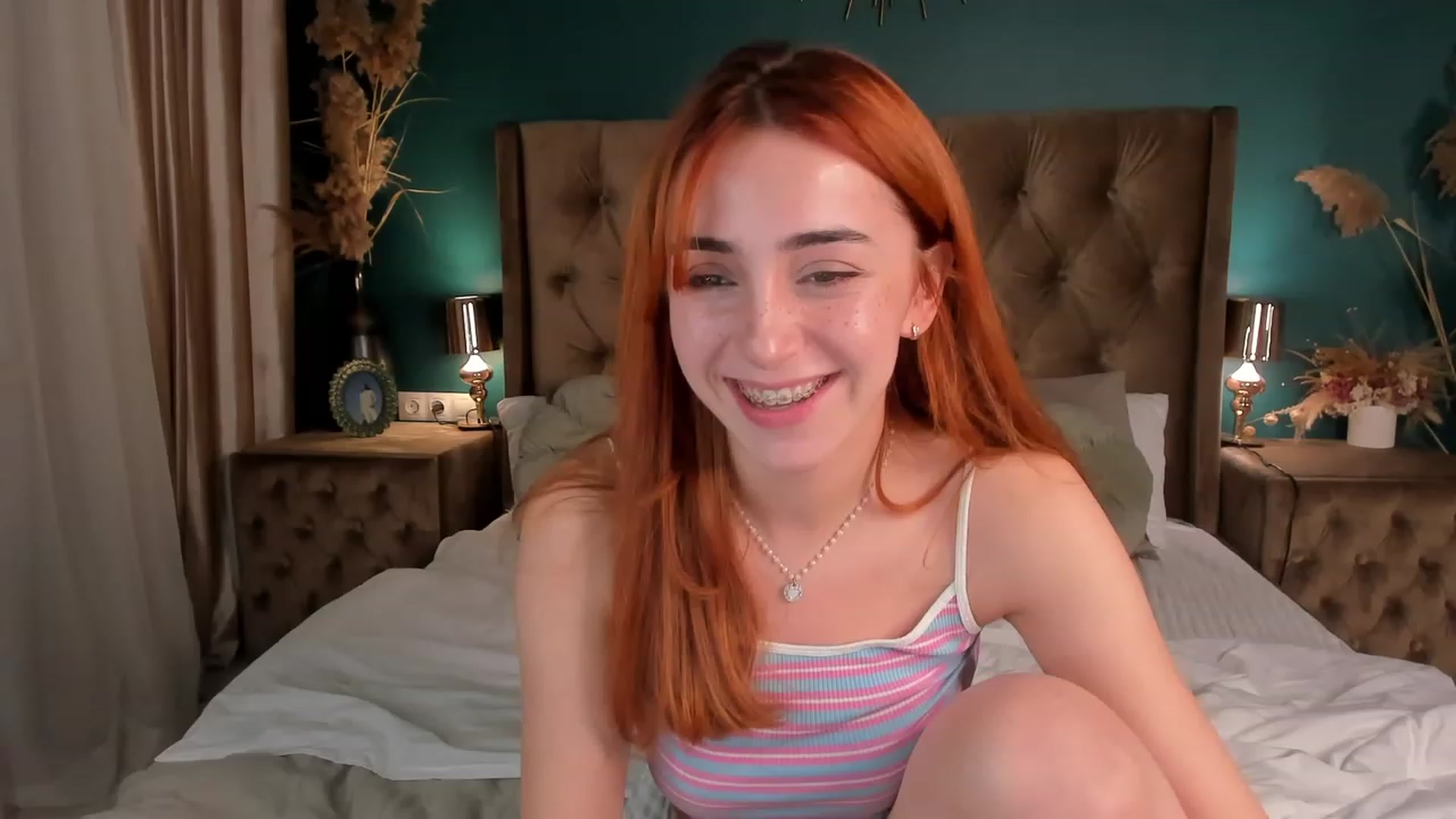 Gallery image thumbnail from ElsaYoung's myfreecams stream on, 11/10/2023, 22:12 image 15 of 20