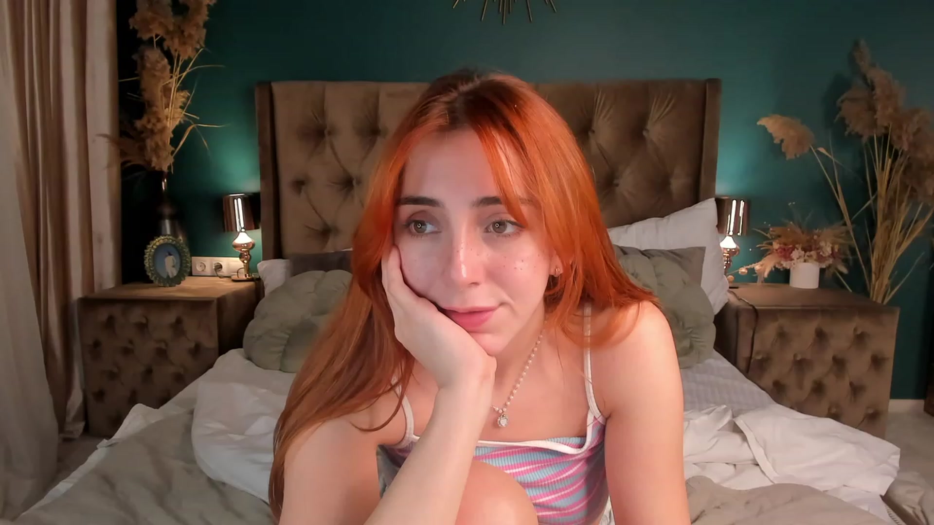 Gallery image thumbnail from ElsaYoung's myfreecams stream on, 11/11/2023, 01:40 image 14 of 20
