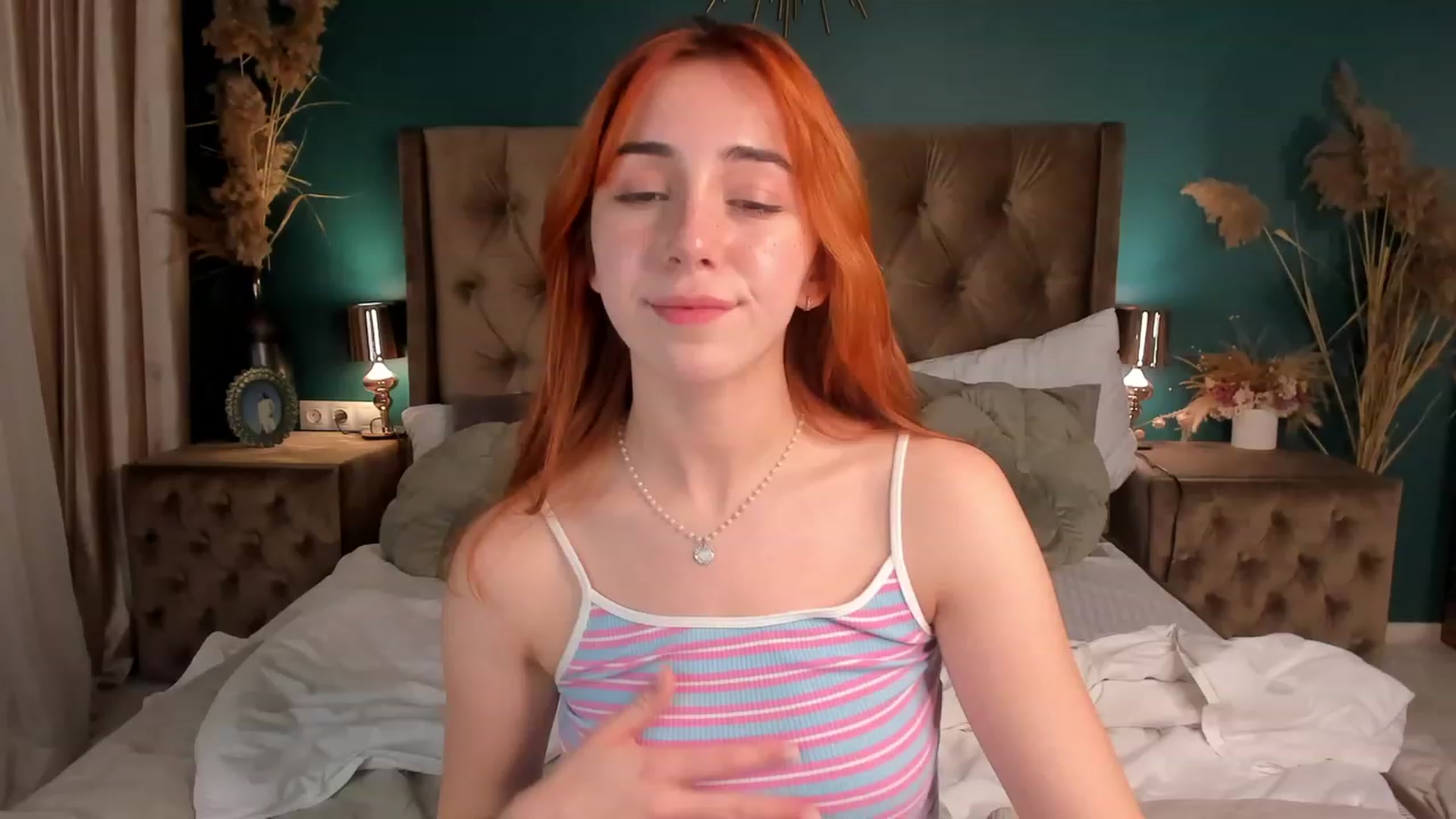 Gallery image thumbnail from ElsaYoung's myfreecams stream on, 11/11/2023, 01:40 image 6 of 20