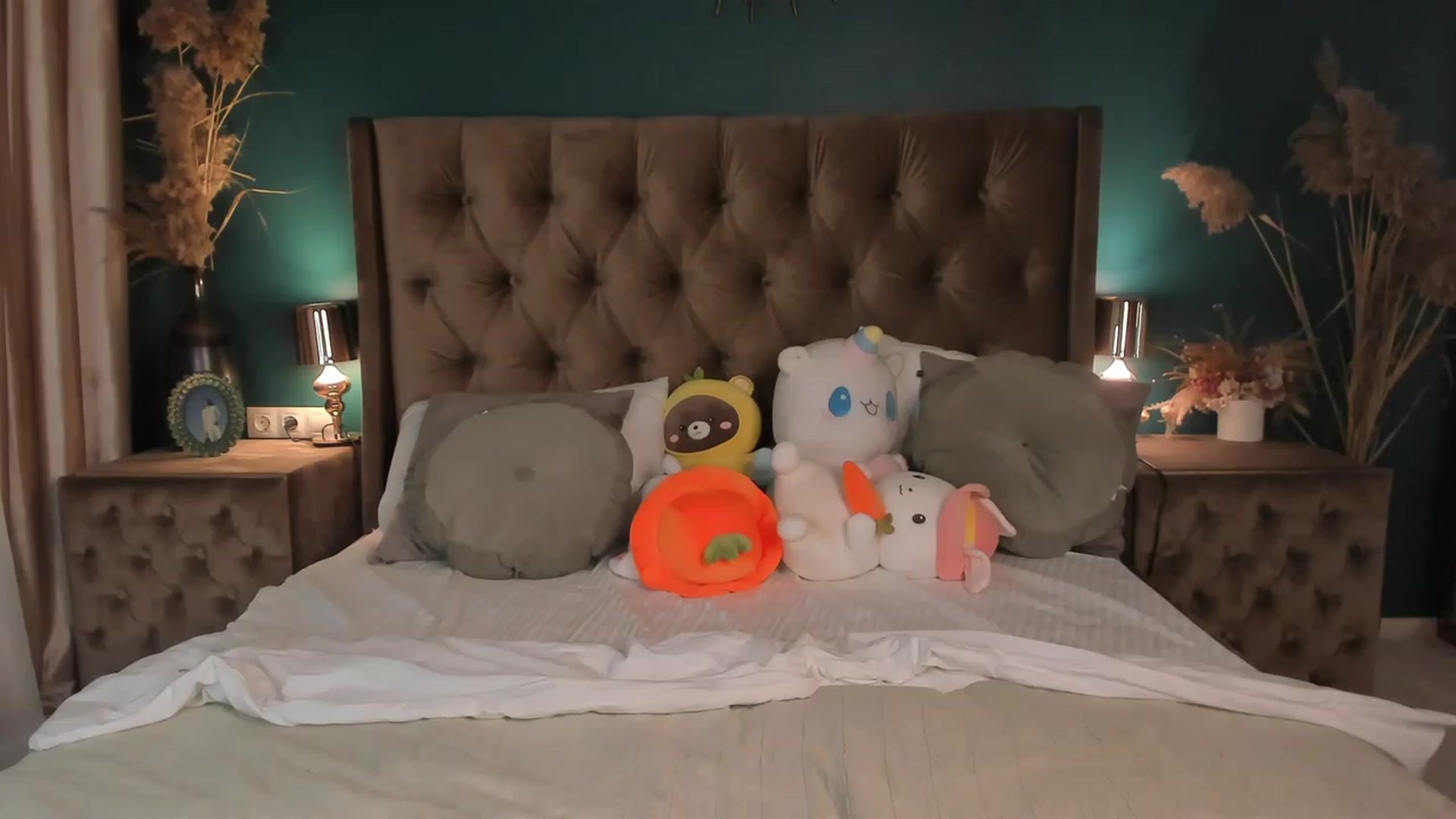Gallery image thumbnail from ElsaYoung's myfreecams stream on, 11/13/2023, 03:21 image 13 of 20