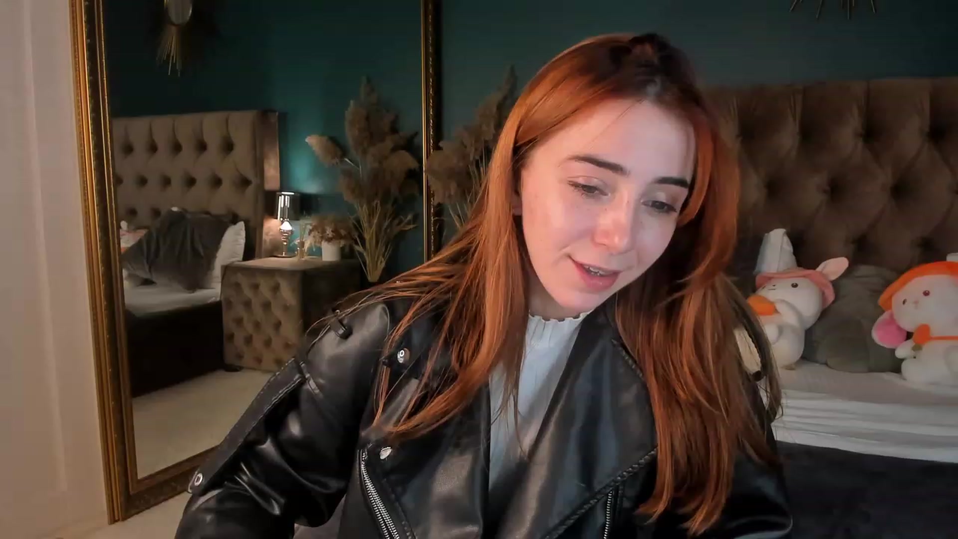 Gallery image thumbnail from ElsaYoung's myfreecams stream on, 11/16/2023, 20:35 image 16 of 20