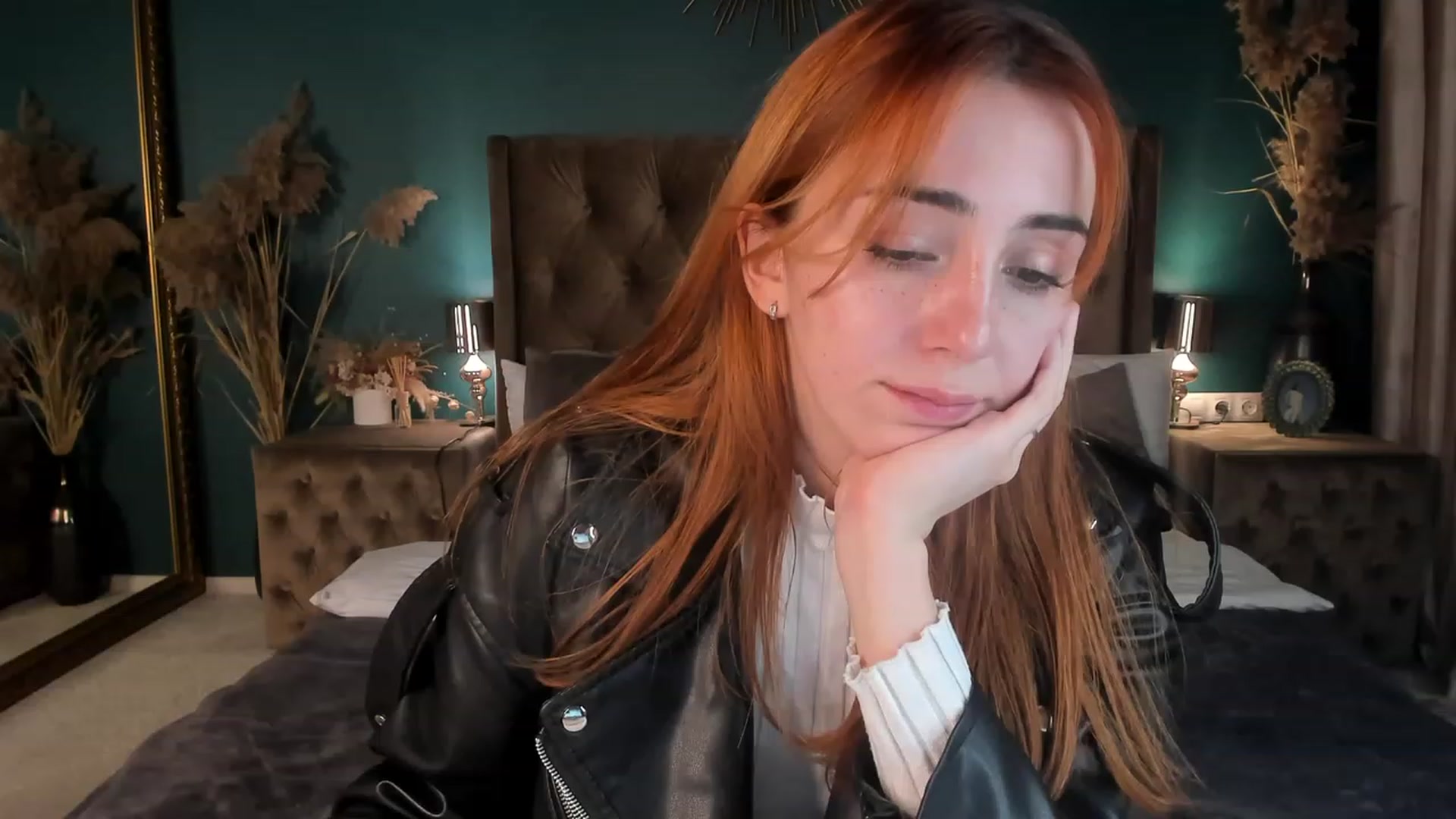 Gallery image thumbnail from ElsaYoung's myfreecams stream on, 11/16/2023, 20:35 image 13 of 20