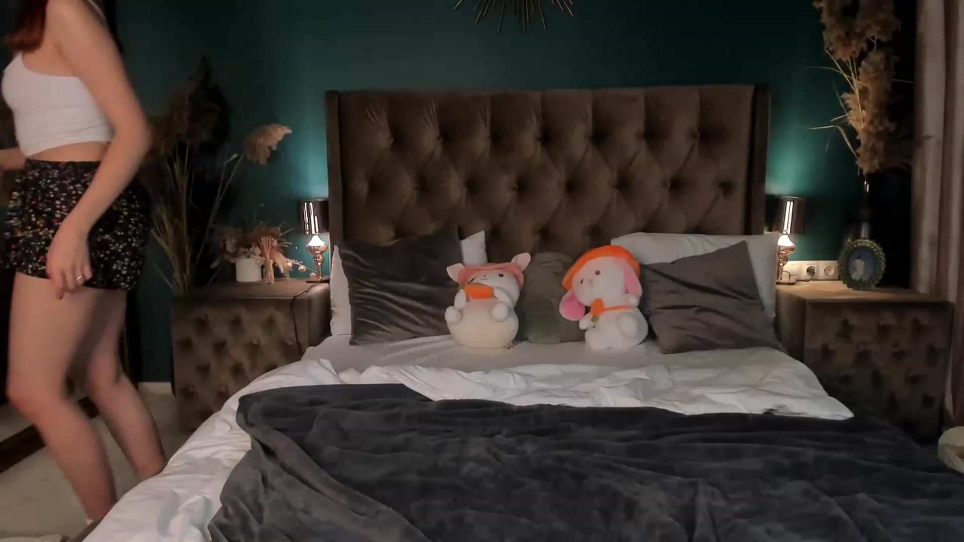 Gallery image thumbnail from ElsaYoung's myfreecams stream on, 11/16/2023, 20:35 image 1 of 20