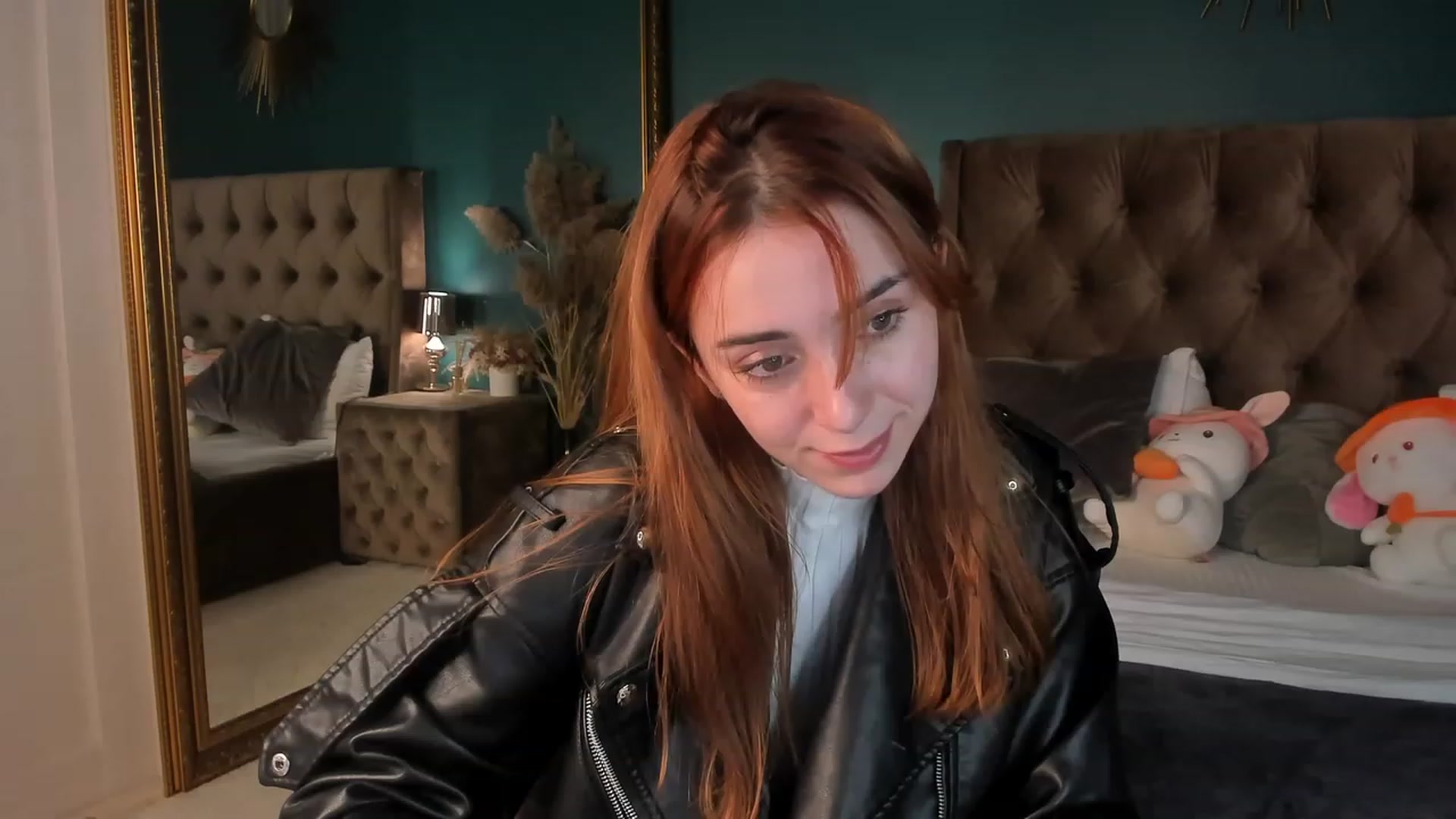 Gallery image thumbnail from ElsaYoung's myfreecams stream on, 11/16/2023, 20:35 image 18 of 20