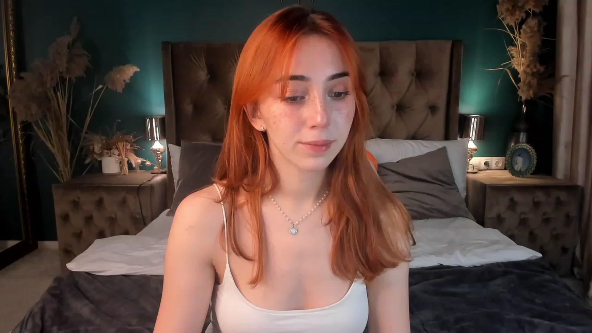 Gallery image thumbnail from ElsaYoung's myfreecams stream on, 11/17/2023, 13:29 image 1 of 20