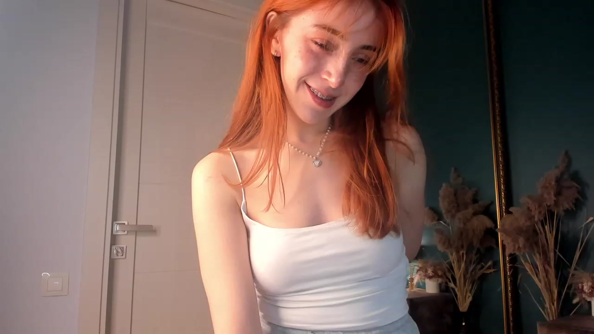 Gallery image thumbnail from ElsaYoung's myfreecams stream on, 11/17/2023, 14:03 image 2 of 20