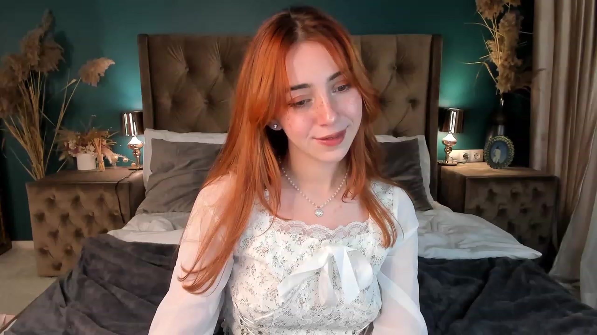 Gallery image thumbnail from ElsaYoung's myfreecams stream on, 11/18/2023, 21:13 image 11 of 20